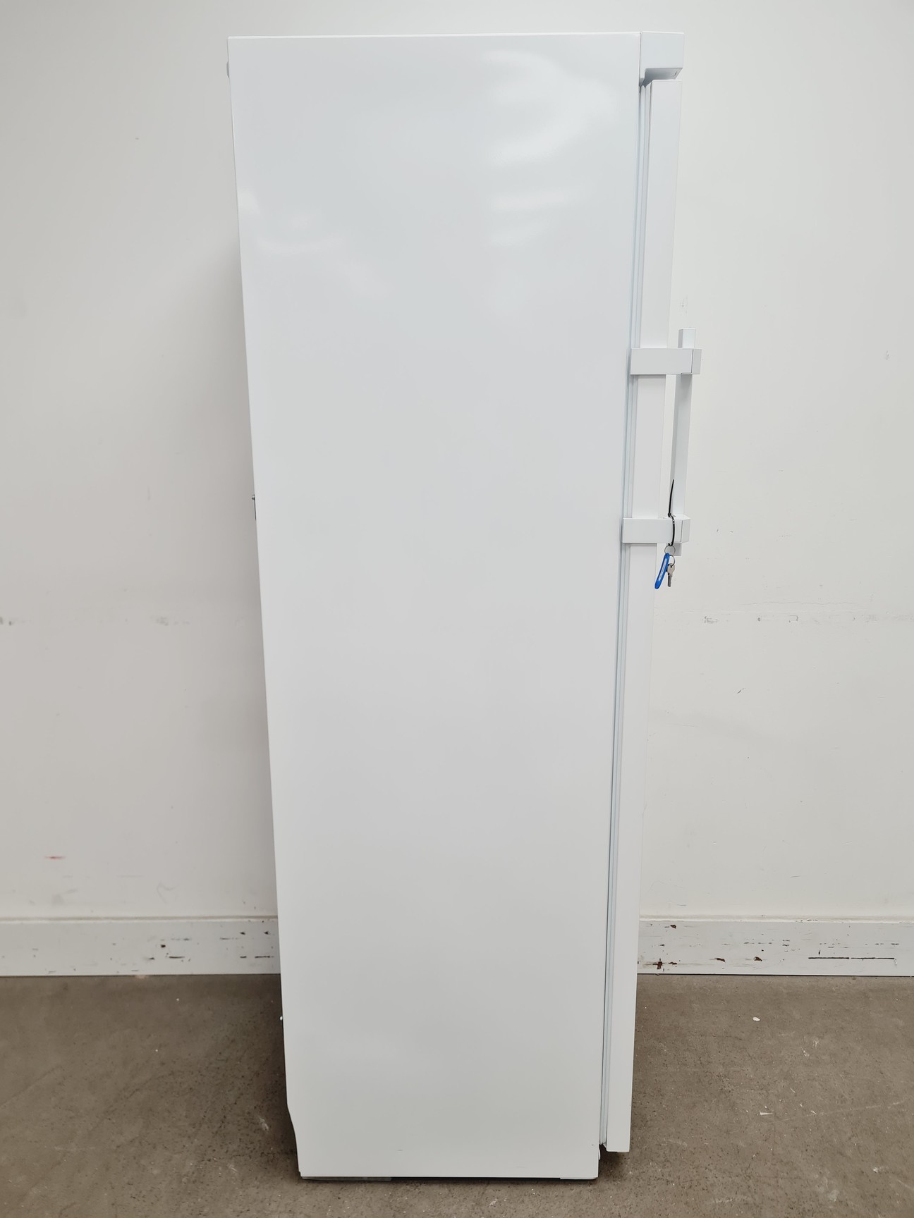 Image of Liebherr LKv 3910 MediLine Lab Refrigerator