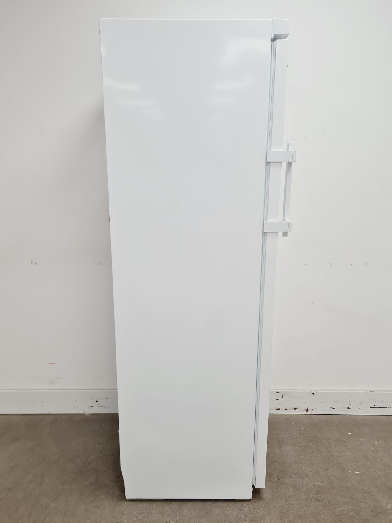 Image of  Liebherr LKv Model No. 3910 MediLine Lab Refrigerator Lab
