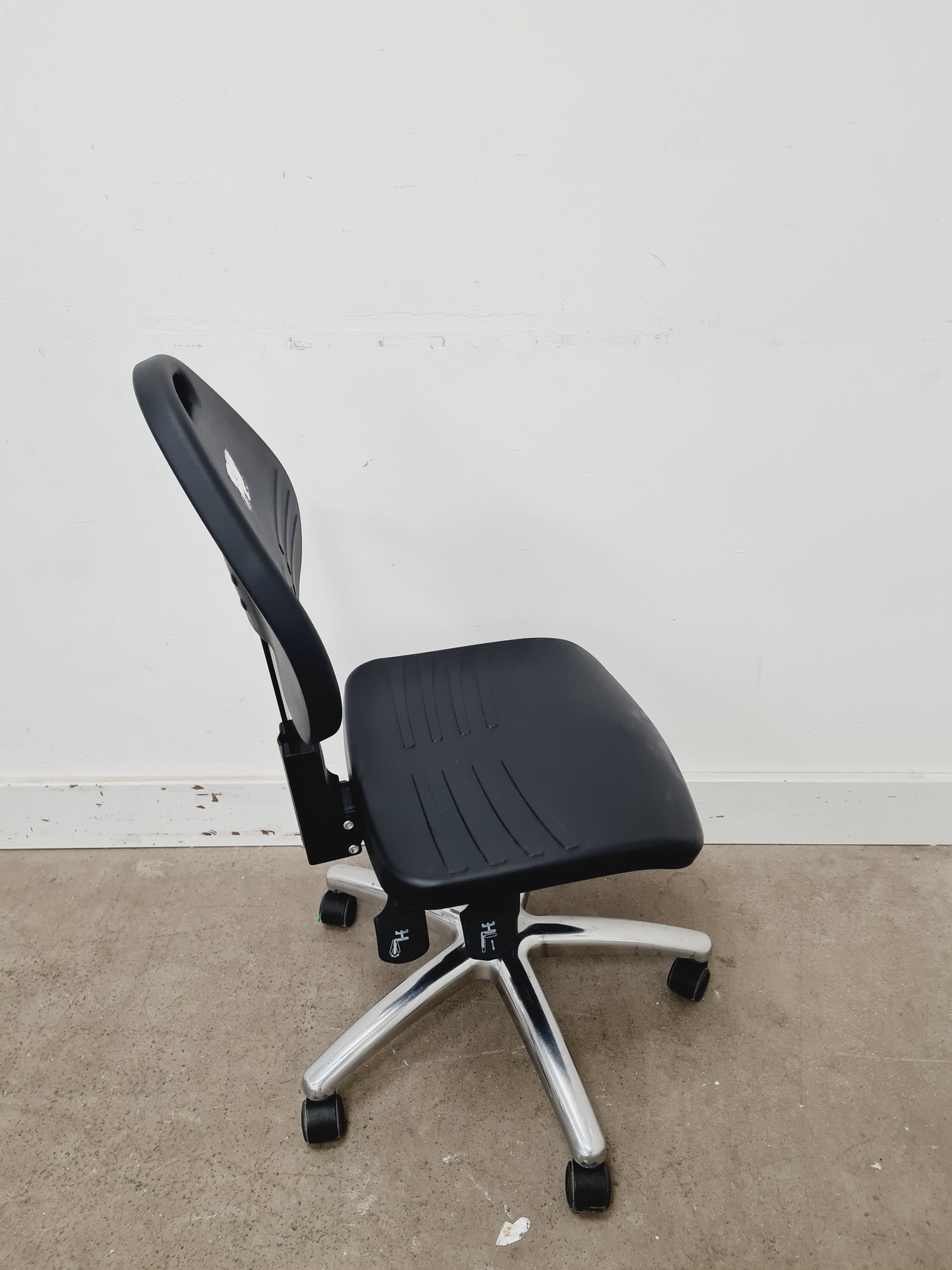 Image of Lot Of 10 x VWR Adjustable Lab Chairs