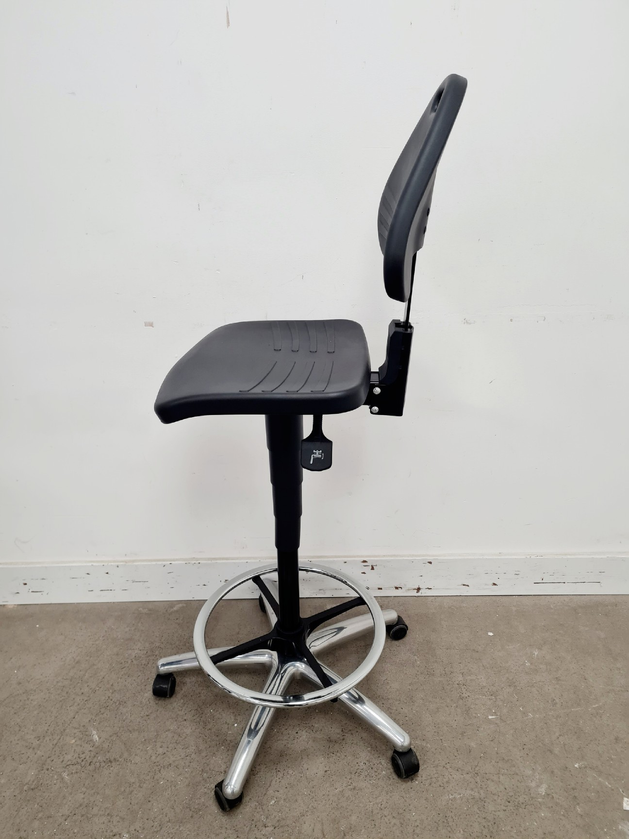 Image of Lot Of 10 x VWR Adjustable Lab Chairs