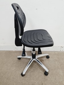 Thumbnail image of Lot Of 10 x VWR + Teknomek Adjustable Lab Chairs