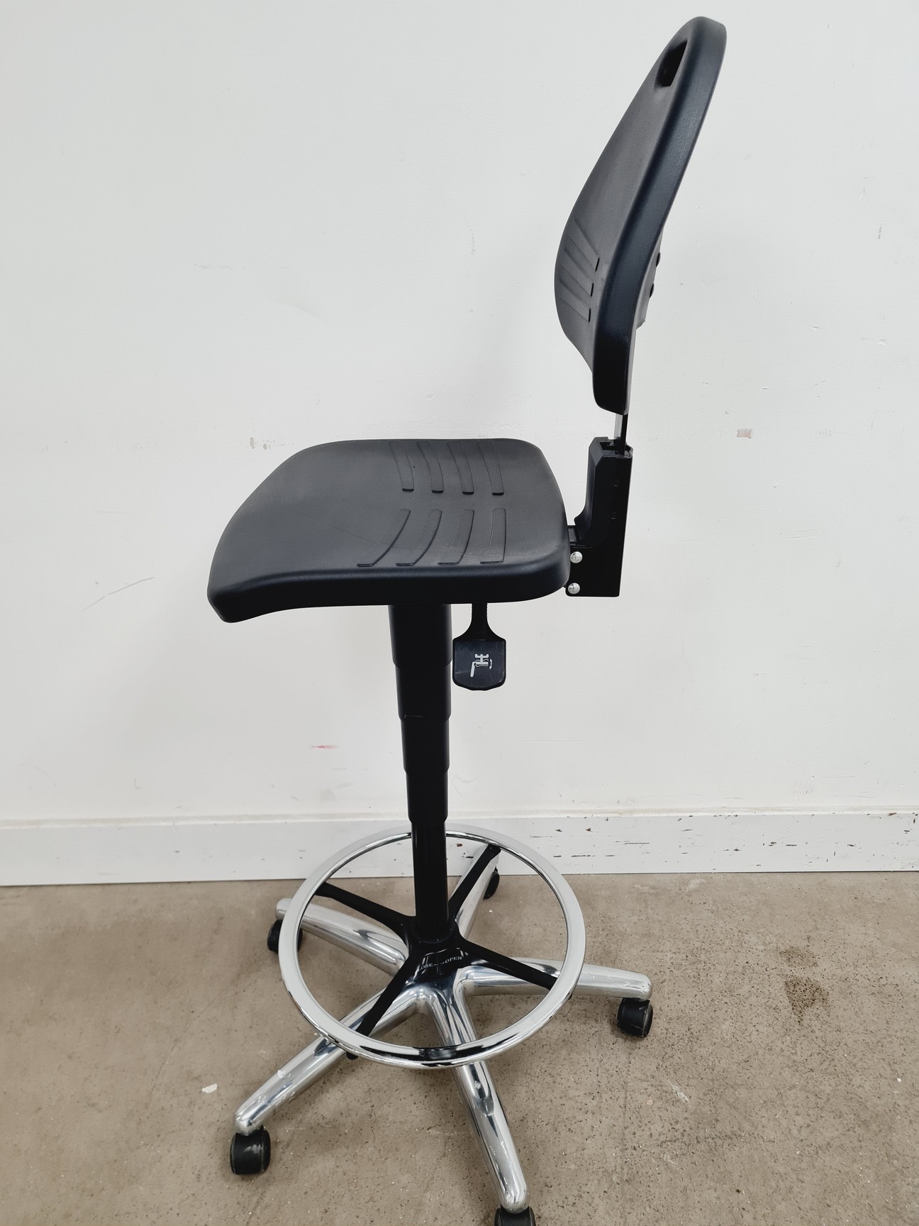 Image of Lot Of 10 x VWR + Teknomek Adjustable Lab Chairs