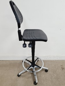 Thumbnail image of Lot Of 10 x VWR + Teknomek Adjustable Lab Chairs