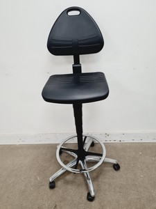 Thumbnail image of Lot Of 10 x VWR + Teknomek Adjustable Lab Chairs