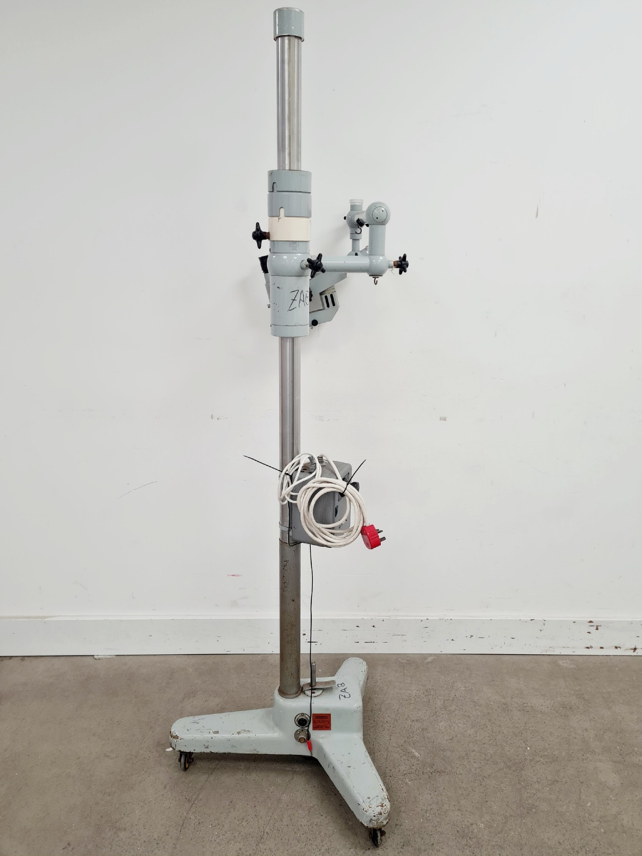 Image of Carl Zeiss Surgical Microscope + Metz NAG 80 VA Controller Spares/Repair Lab