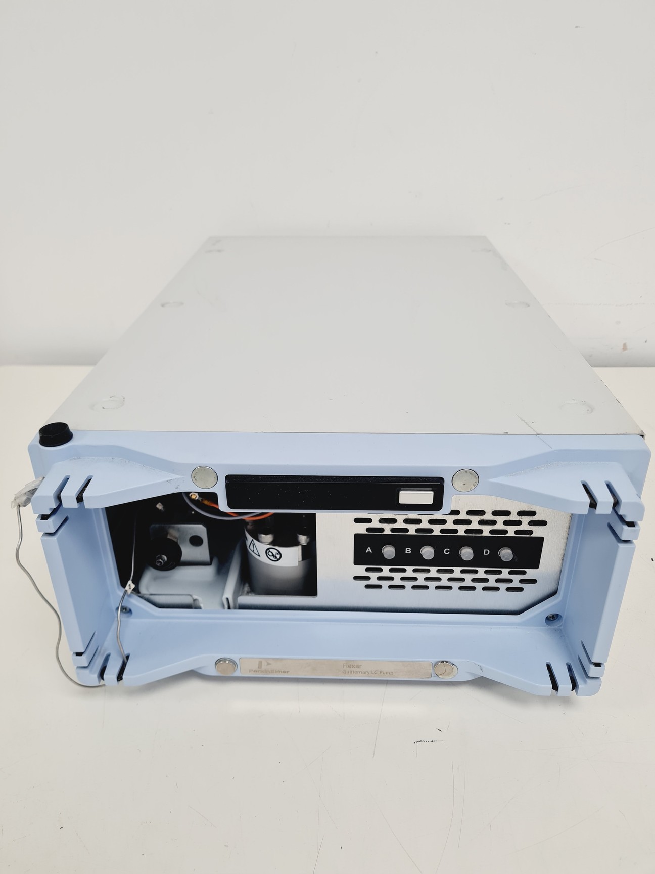 Image of Perkin Elmer Flexar Quaternary LC Pump Lab