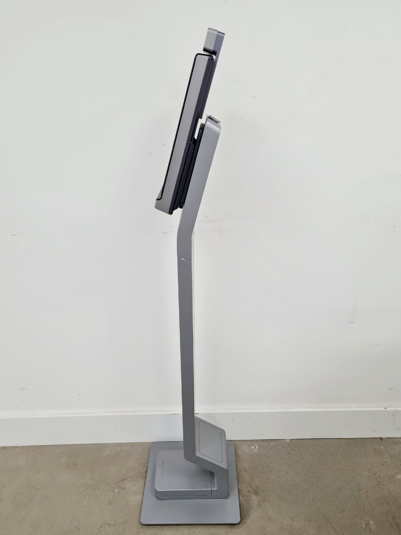 Image of Hikvision - DS-K5604A-3XF/V Temperature Screening Terminal 