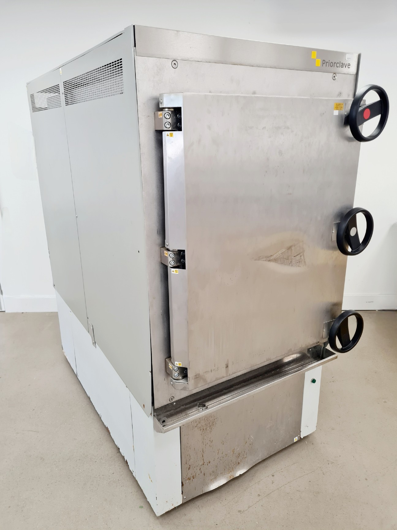 Image of Priorclave PS/RSC/SH850J Front Loading Autoclave With Loading Trolly