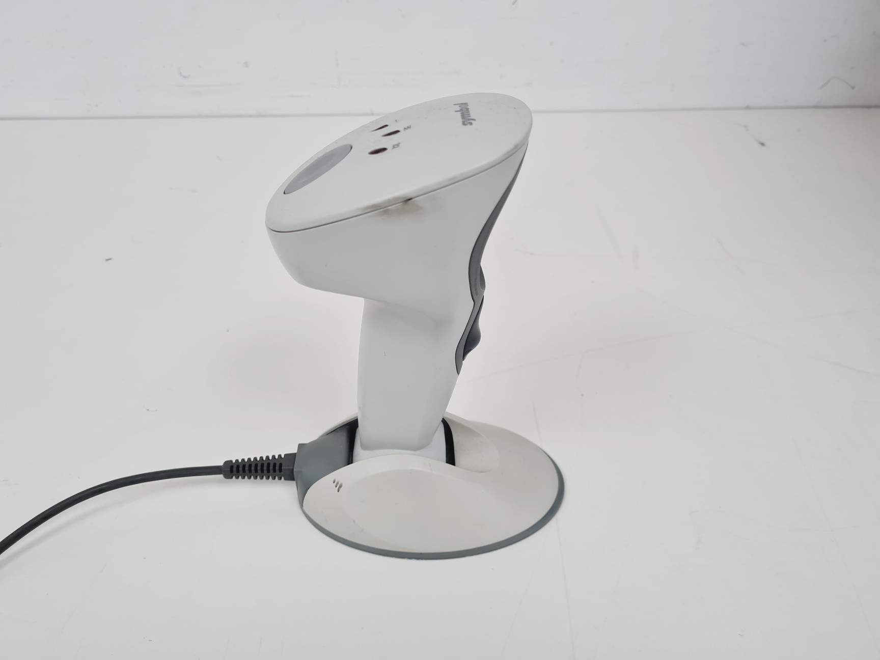 Image of Affymetrix GeneChip Scanner 3000 System with Affymetrix Fluidics Station 450 