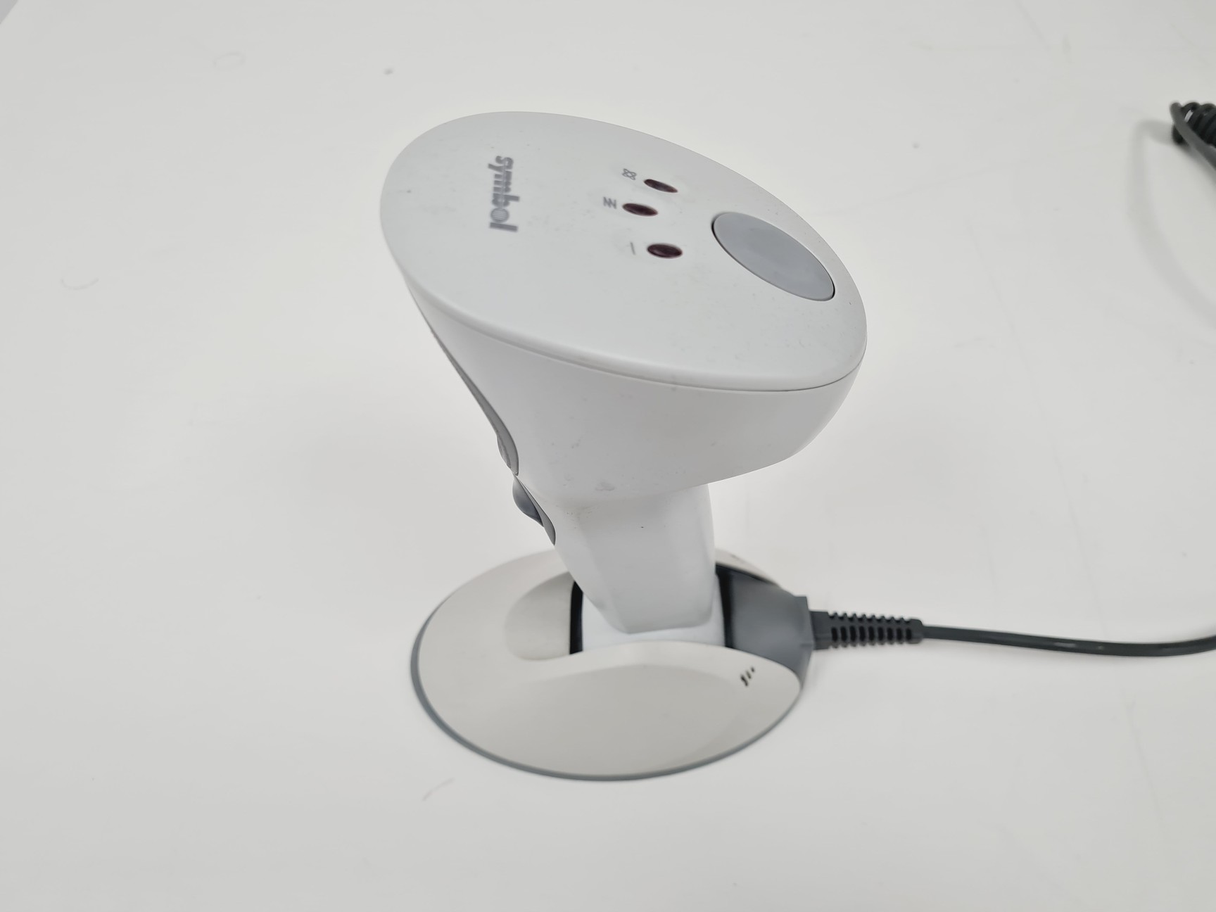 Image of Affymetrix GeneChip Scanner 3000 System with Affymetrix Fluidics Station 450 