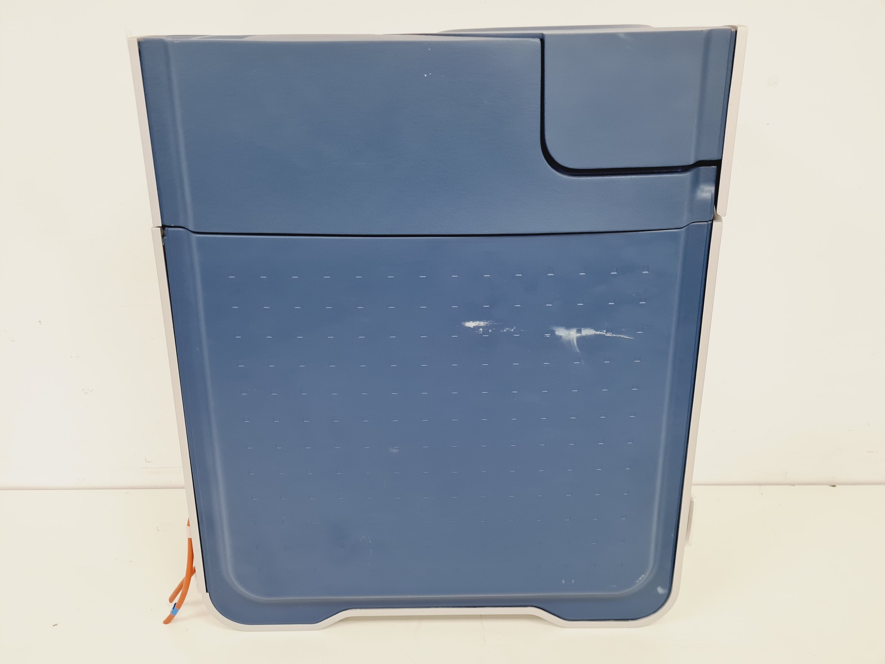 Image of Affymetrix GeneChip Scanner 3000 System with Affymetrix Fluidics Station 450 