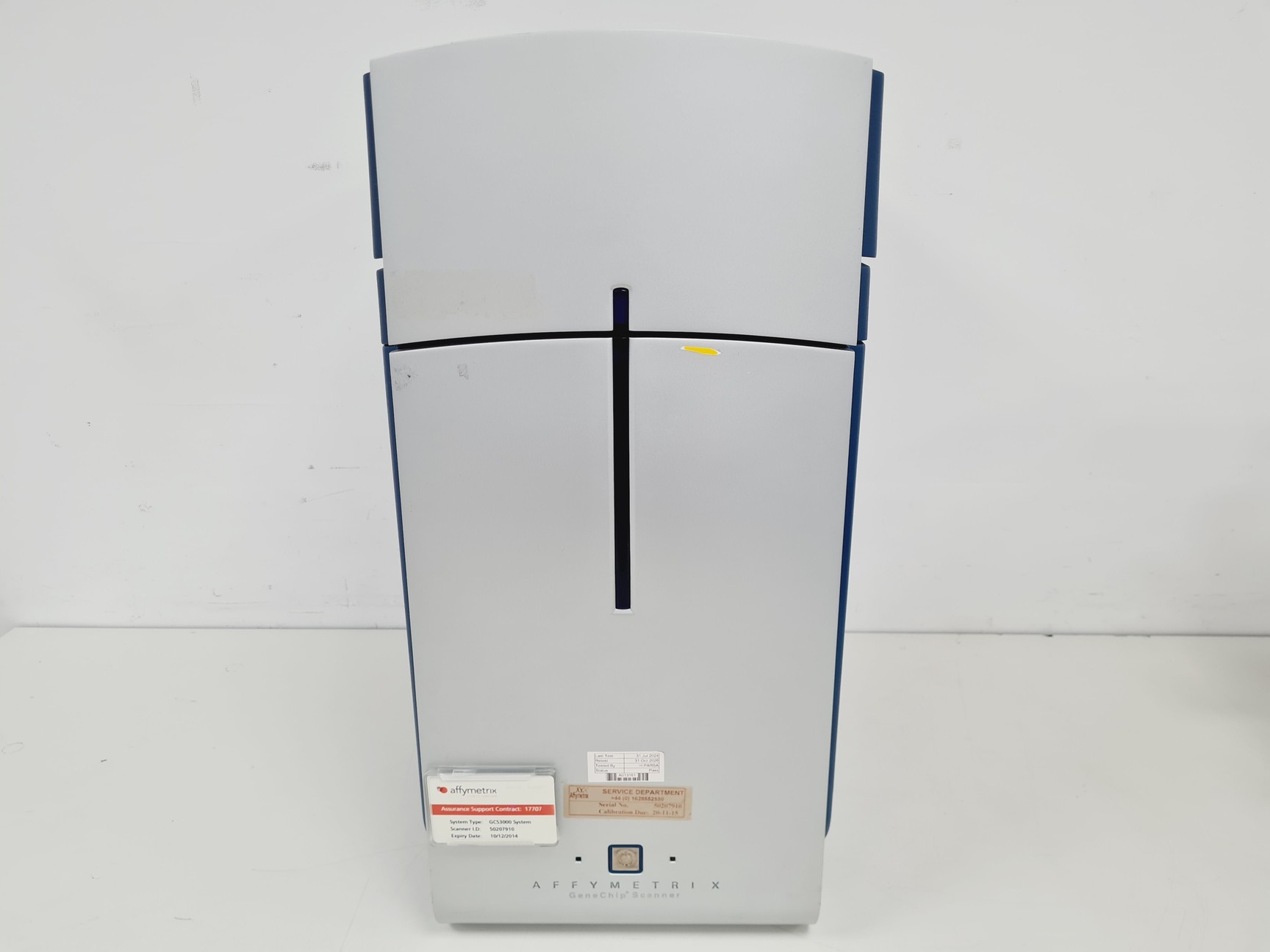 Image of Affymetrix GeneChip Scanner 3000 System with Affymetrix Fluidics Station 450 