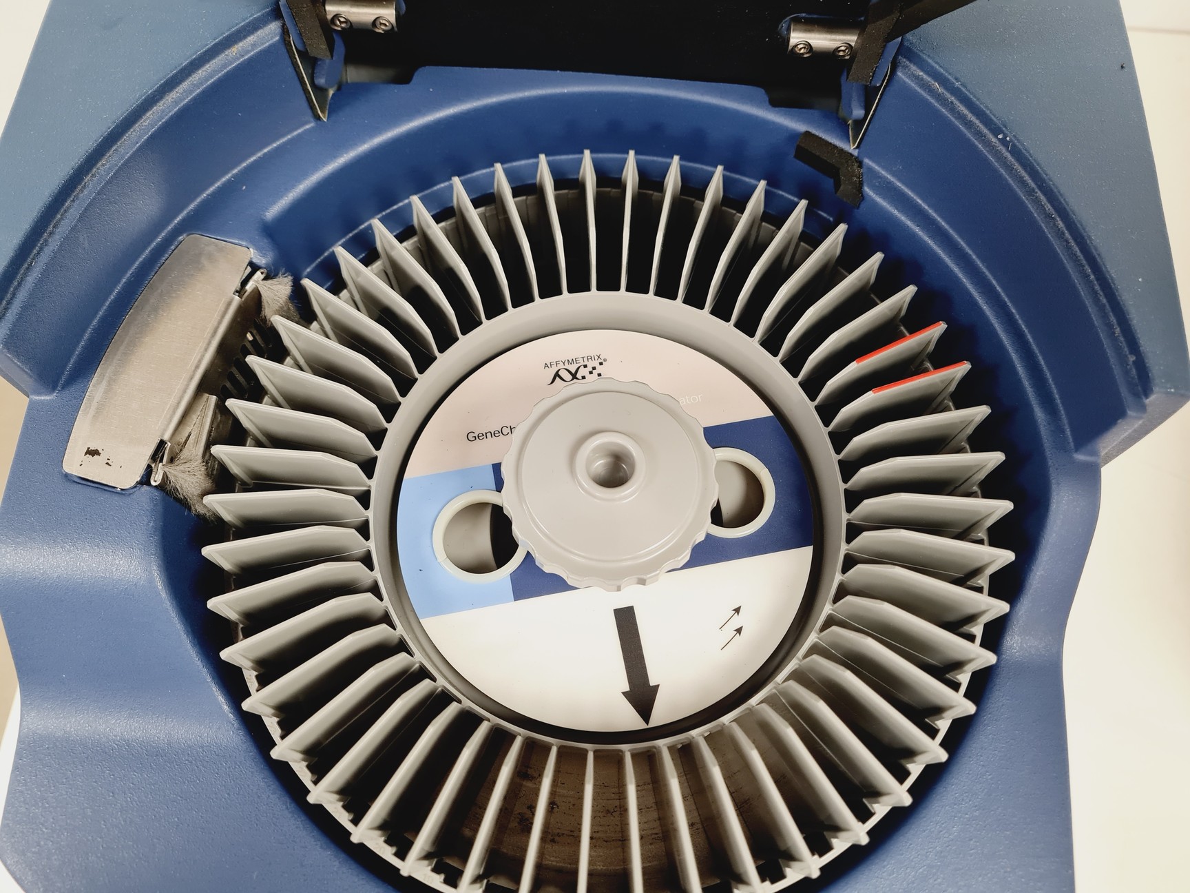 Image of Affymetrix GeneChip Scanner 3000 System with Affymetrix Fluidics Station 450 