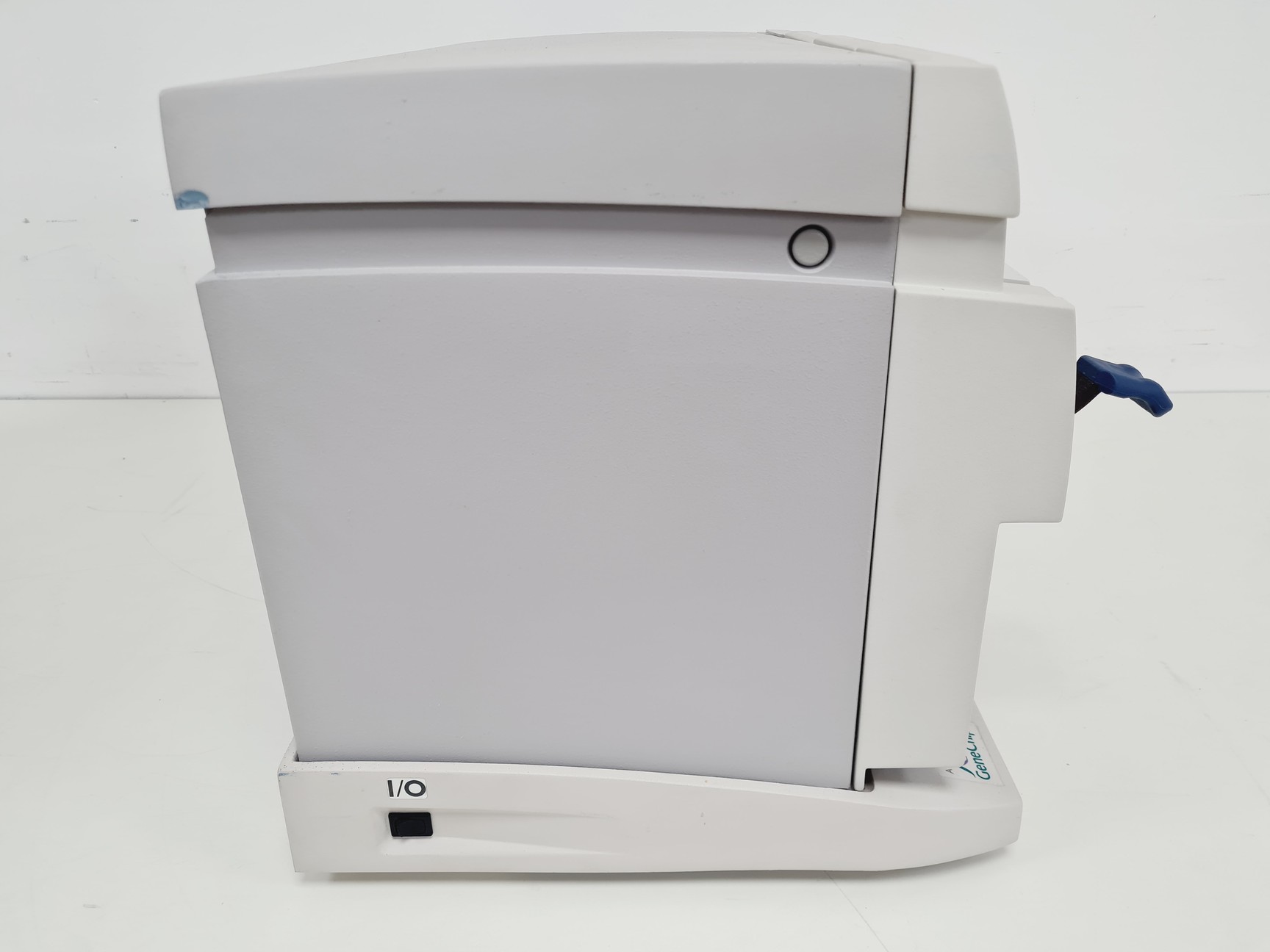Image of Affymetrix GeneChip Scanner 3000 System with Affymetrix Fluidics Station 450 