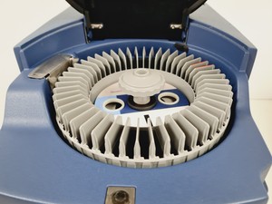 Thumbnail image of Affymetrix GeneChip Scanner 3000 System with Affymetrix Fluidics Station 450 