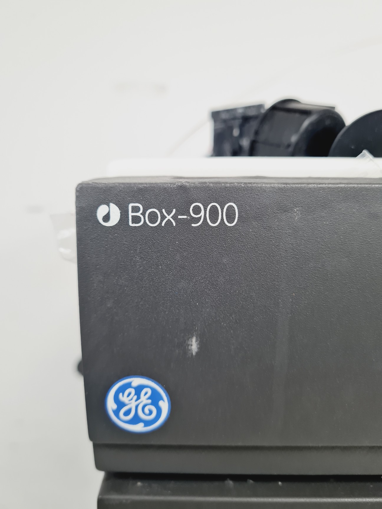 Image of GE AKTApurifier 100 Frac-950, PH/C900, P-900, UV-900 System Lab