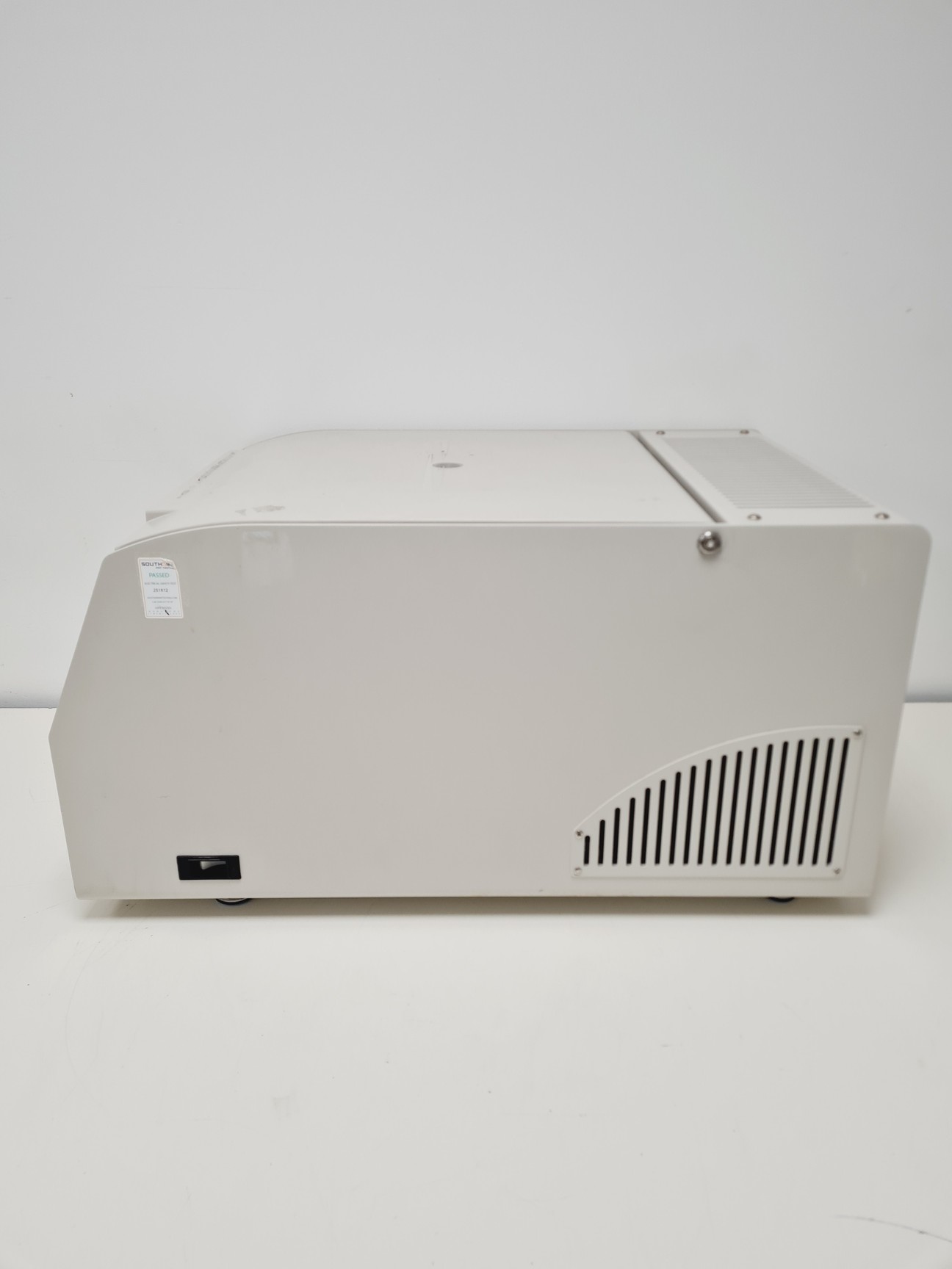 Image of Beckman Allegra X-22R  Benchtop Centrifuge Spares/Repair Lab