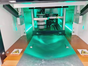 Thumbnail image of Brooks Life Sciences IntelliXCap Automated Screw Cap Decapper/Recapper 48-format