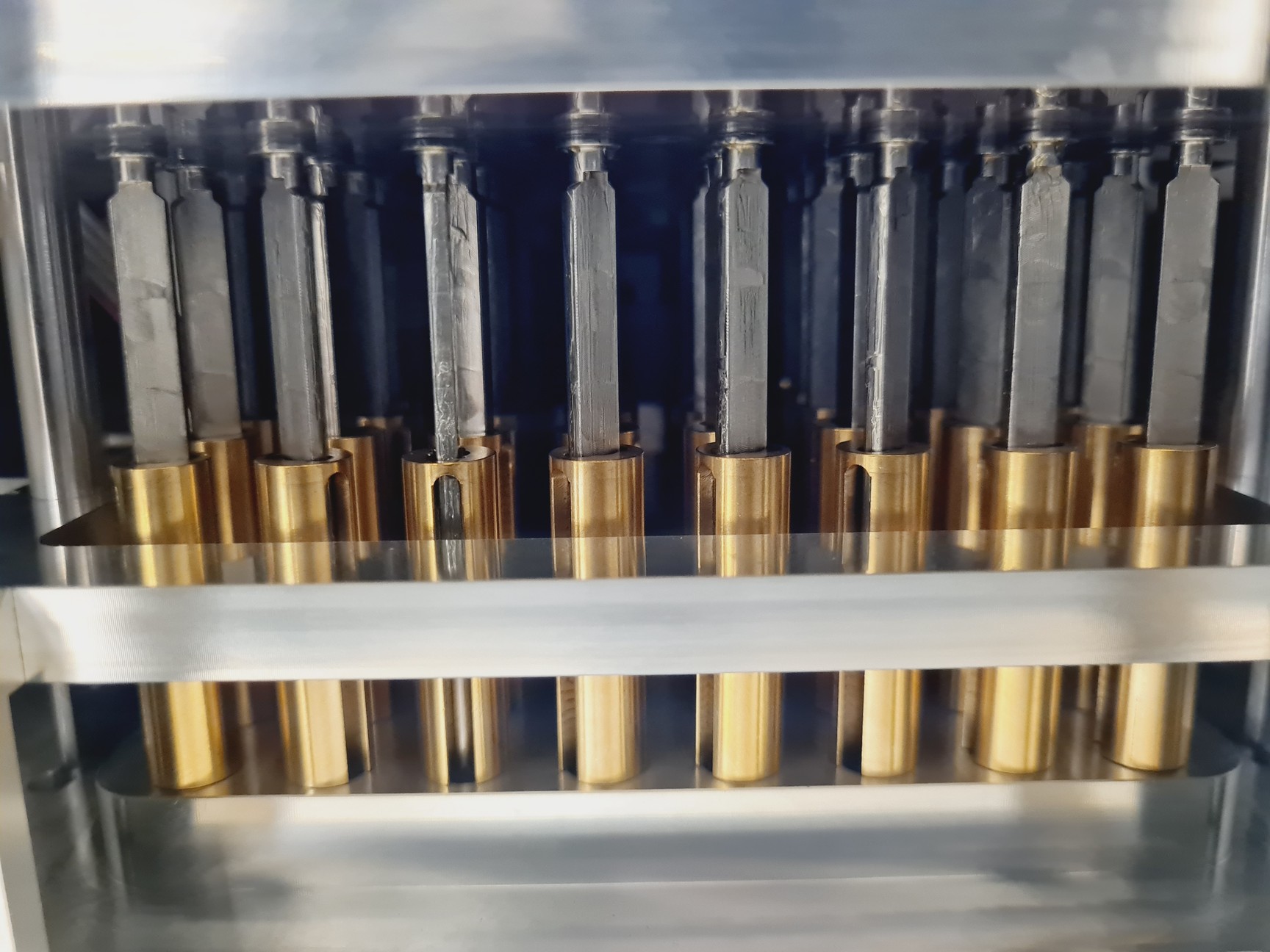 Image of Brooks Life Sciences IntelliXCap Automated Screw Cap Decapper/Recapper 48-format