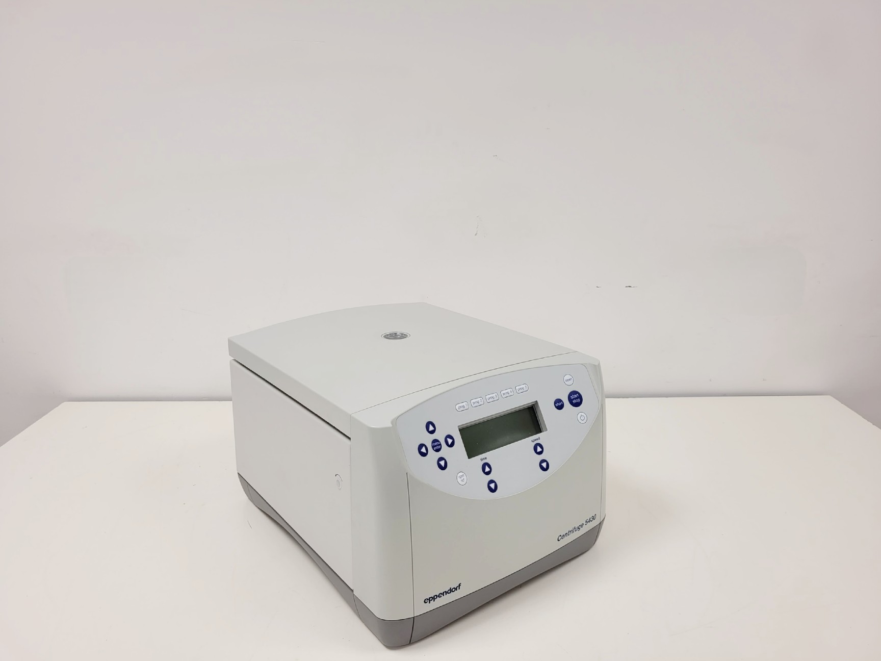 Image of Eppendorf Benchtop Centrifuge 5430 Lab