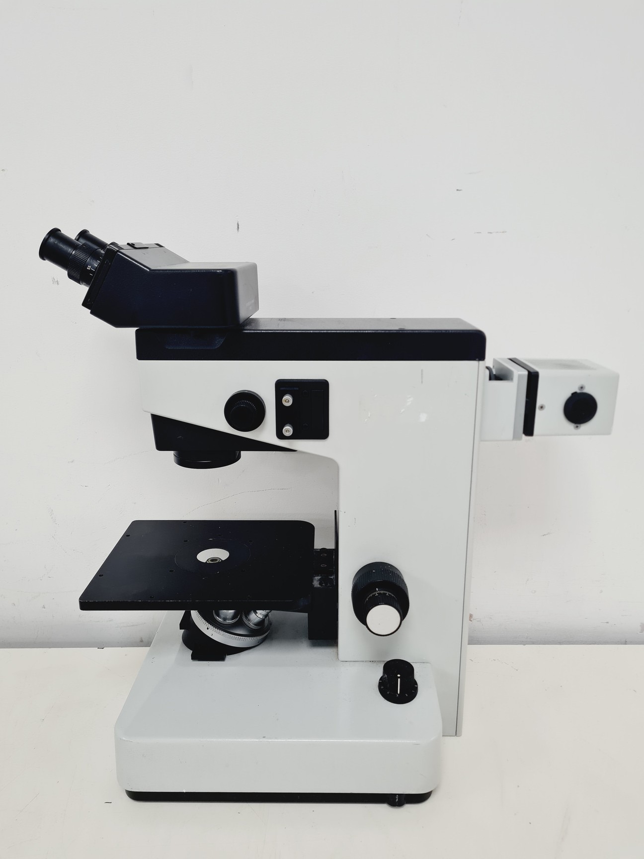 Image of Leica Leitz Labovert Type 090-122.012 Compound Microscope Spares/Repair 