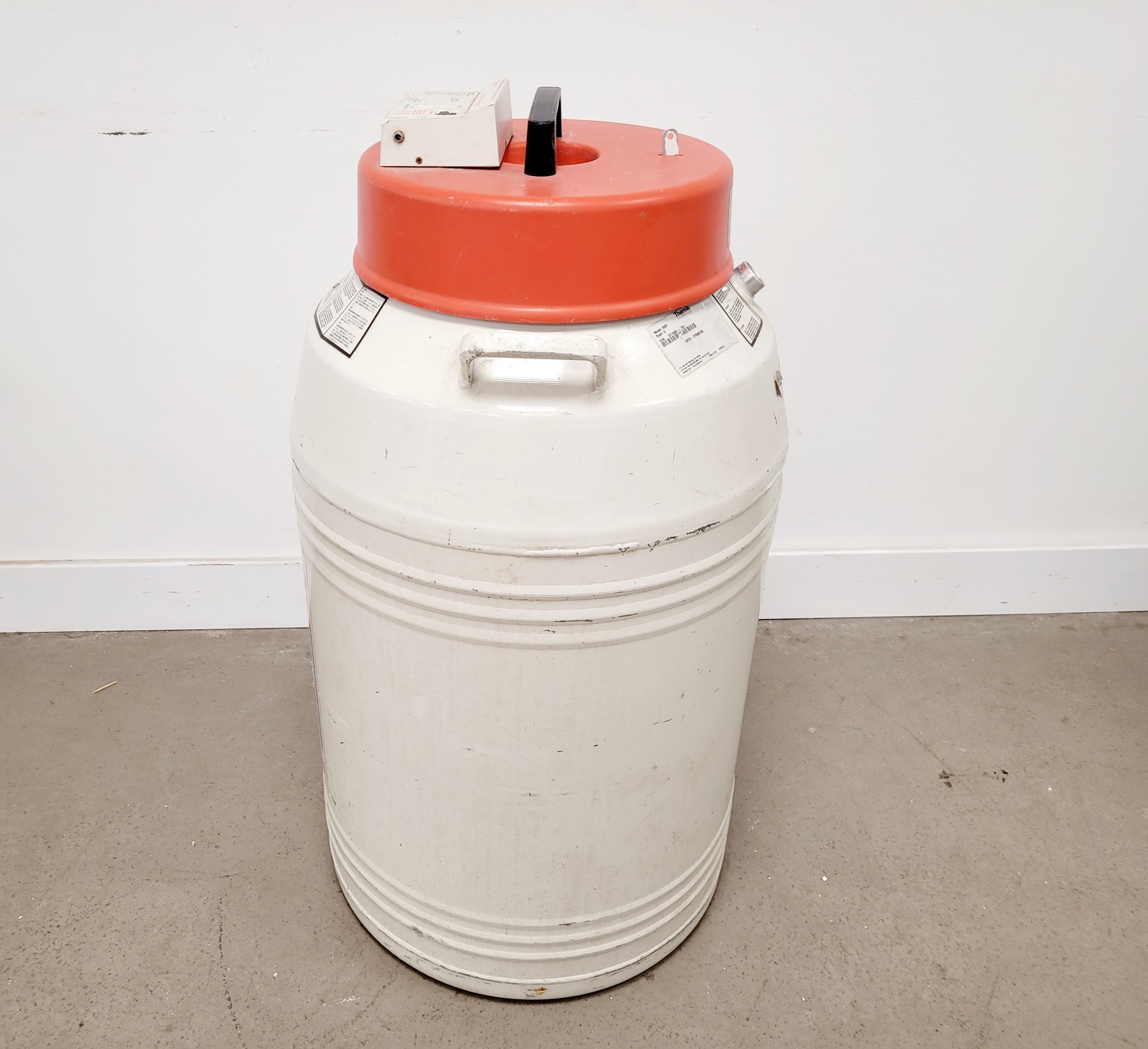 Image of Thermo Scientific Locator 4 Plus Liquid Nitrogen Storage Dewar