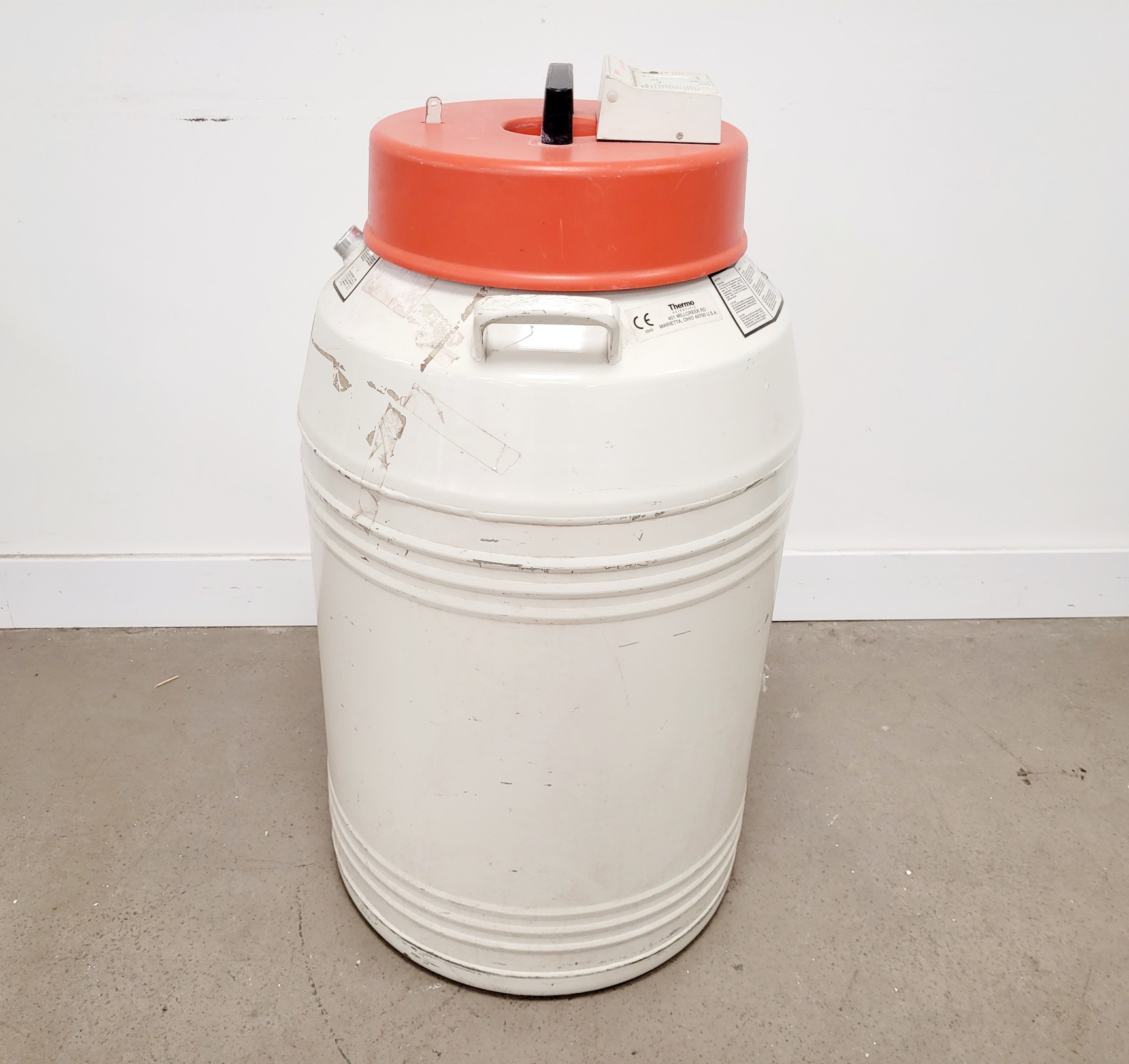 Image of Thermo Scientific Locator 4 Plus Liquid Nitrogen Storage Dewar 