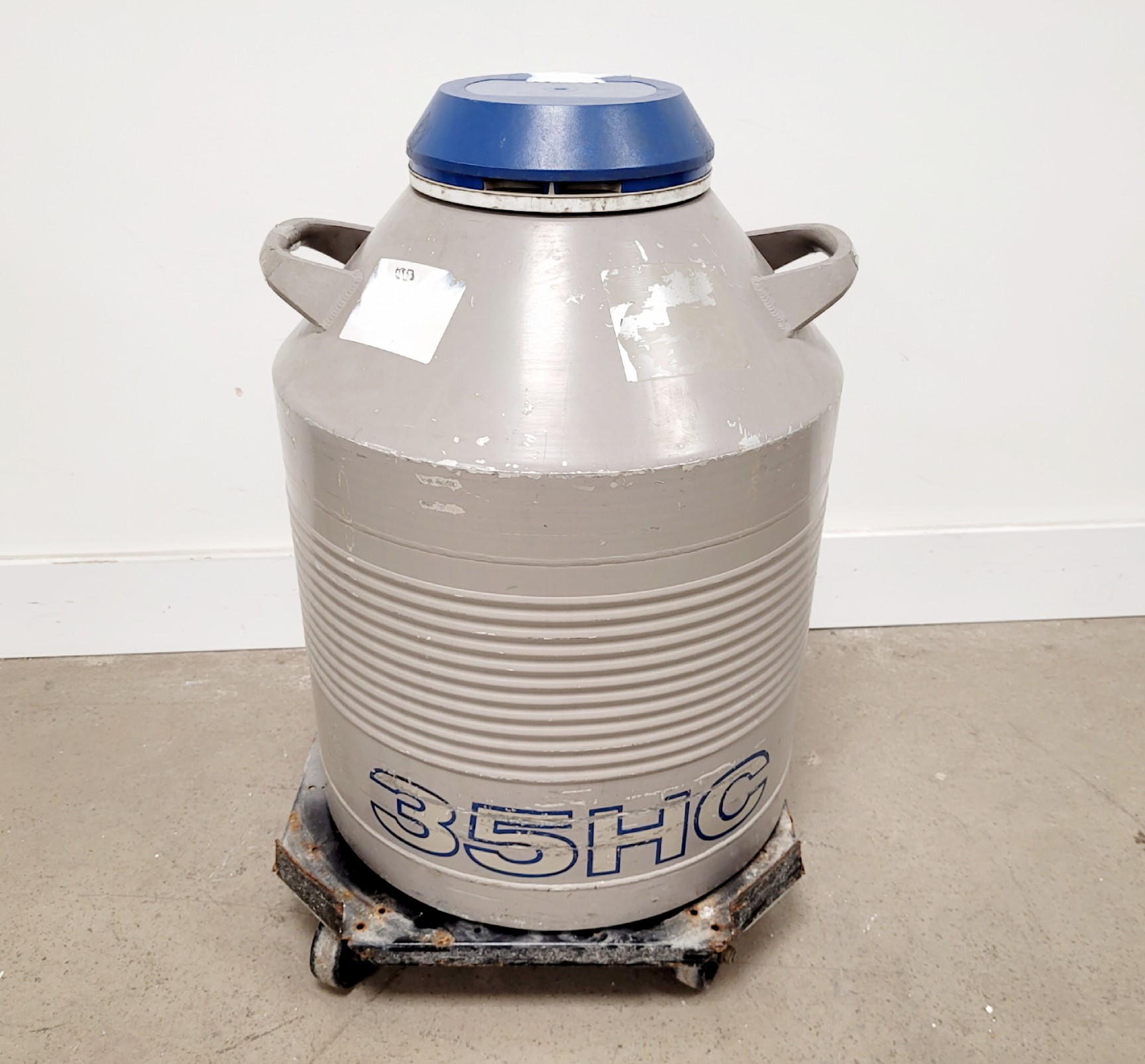 Image of Taylor-Wharton 35HC Liquid Nitrogen Dewar Lab