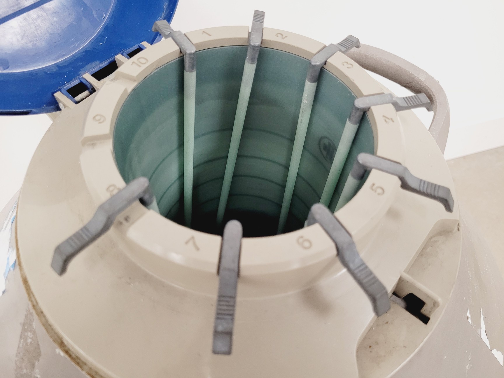 Image of Taylor-Wharton 35HC Liquid Nitrogen Dewar Lab