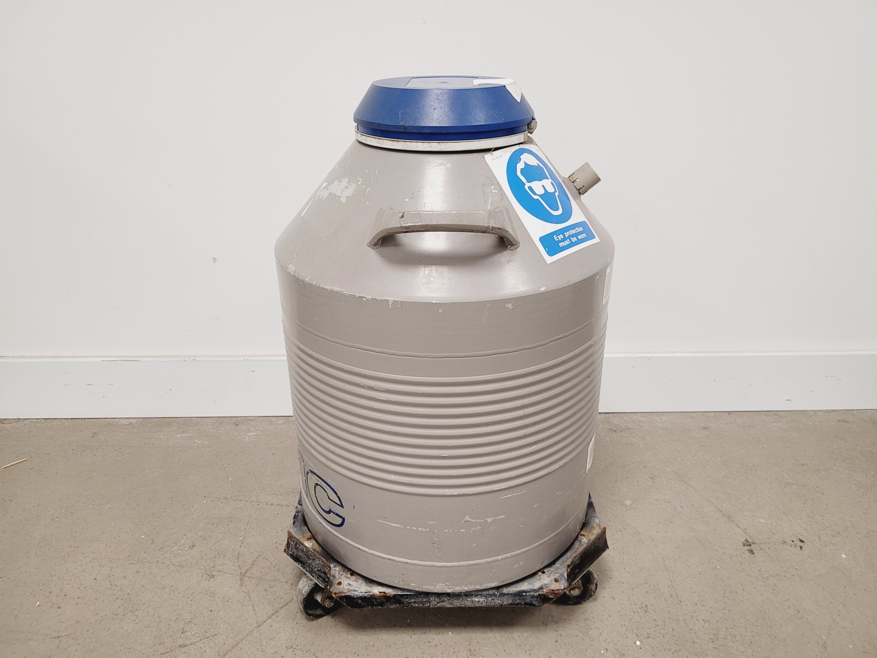 Image of Taylor-Wharton 35HC Liquid Nitrogen Dewar Lab