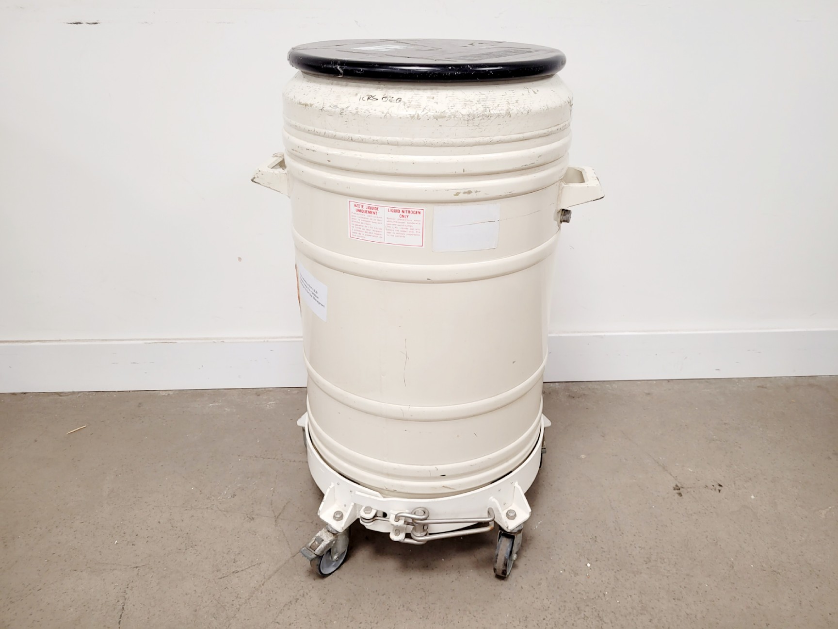 Image of GT 55 Liquid Nitrogen Dewar w/ Storage Racking Lab