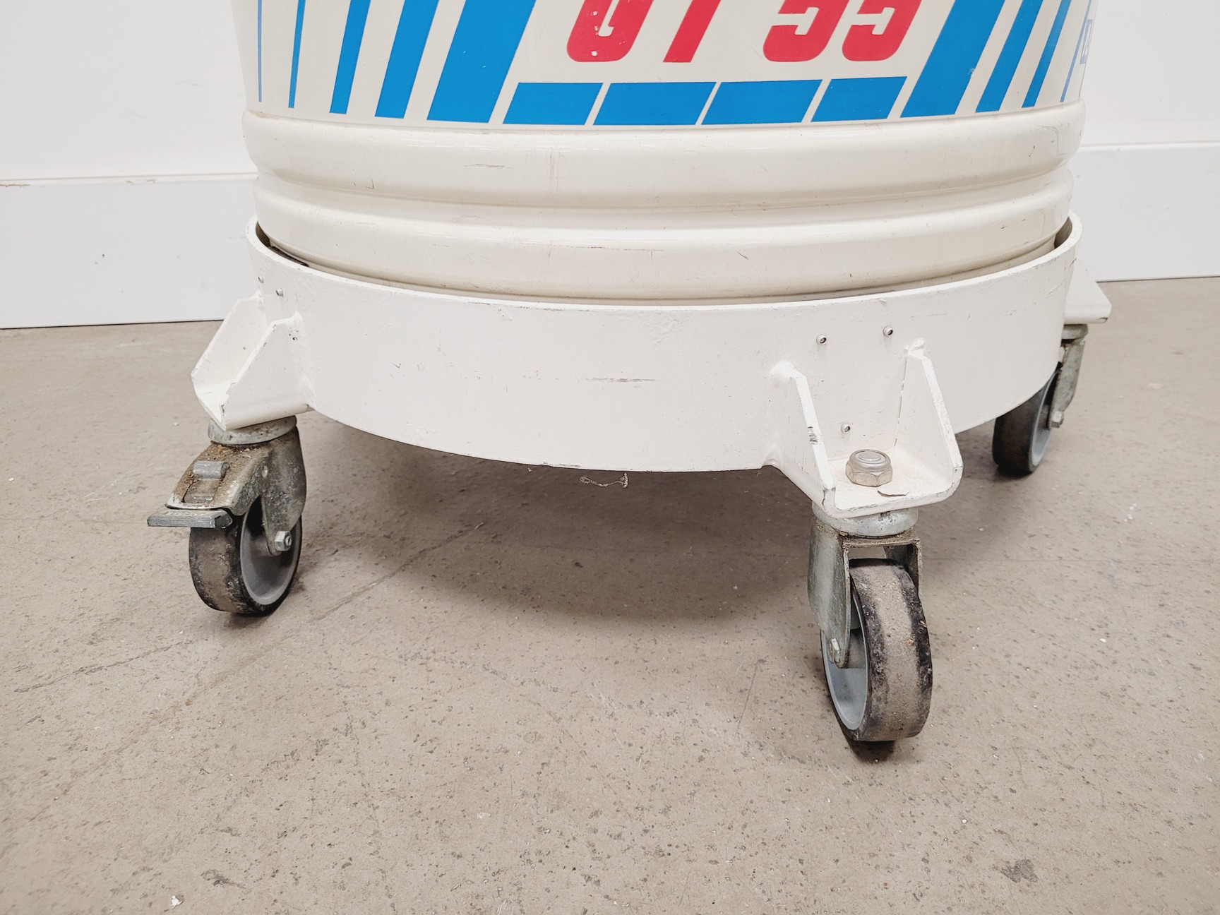 Image of GT 55 Liquid Nitrogen Dewar w/ Storage Racking Lab