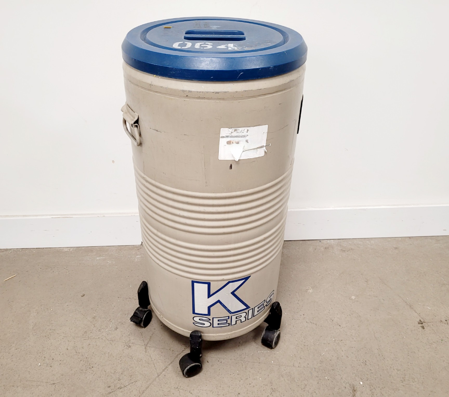 Image of Taylor-Wharton K Series 3K Cryogenic Storage Dewar - Cracked Lid