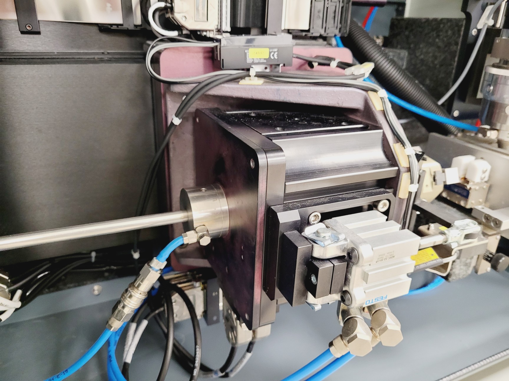Image of Rofin StarCut Tube SC Tube Fiber Stent Cutter w/ Interlit Compact Filter 