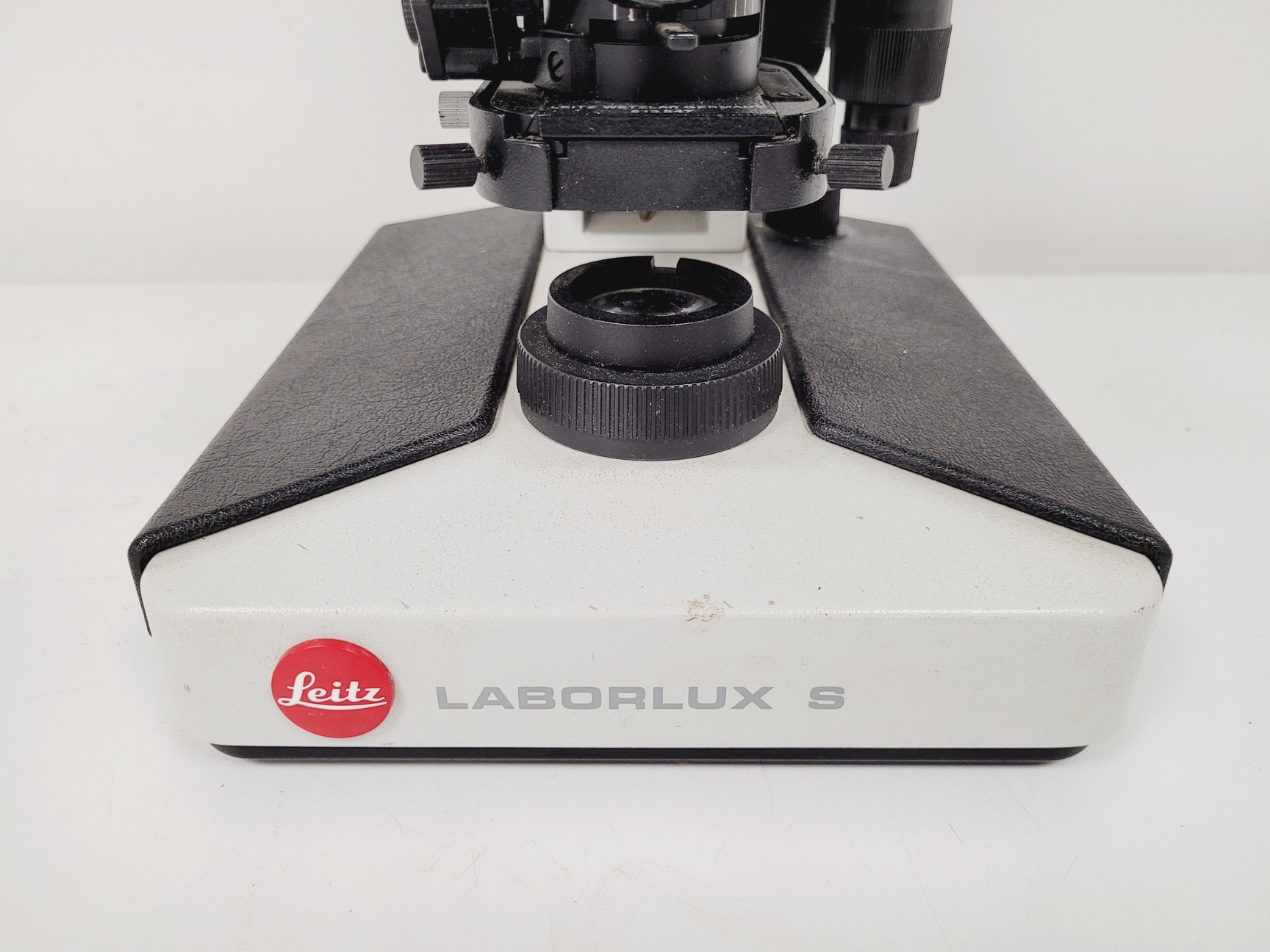 Image of Leitz Laborlux S Microscope Type 020-505.030 w/ 3 x Objectives 10/40/100x 