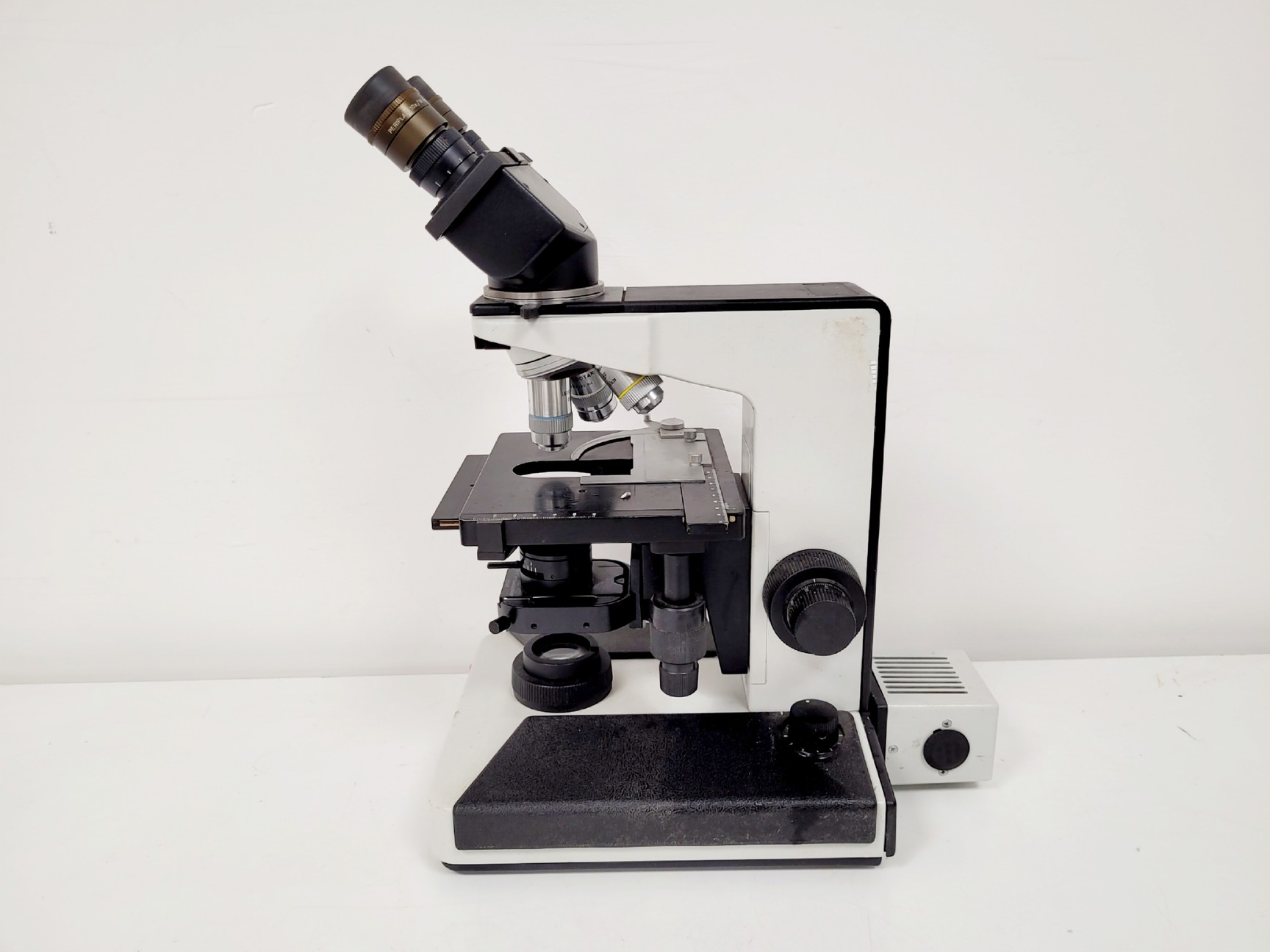 Image of Leitz Laborlux S Microscope Type 020-505.030 w/ 3 x Objectives 10/40/100x 