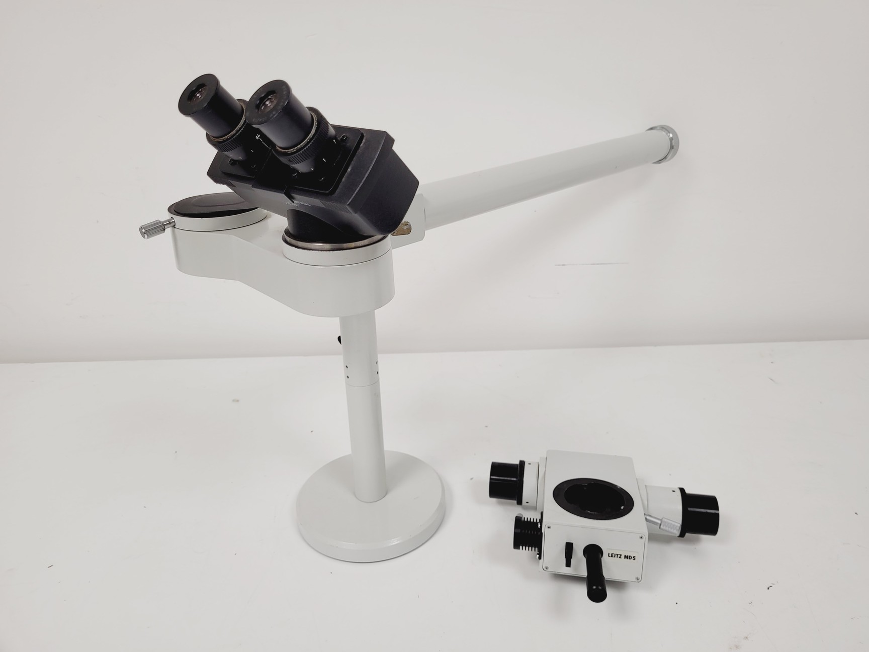 Image of Leitz Microscope Teaching Head  (512 661)  w/ Leitz MD5 & Stand Lab