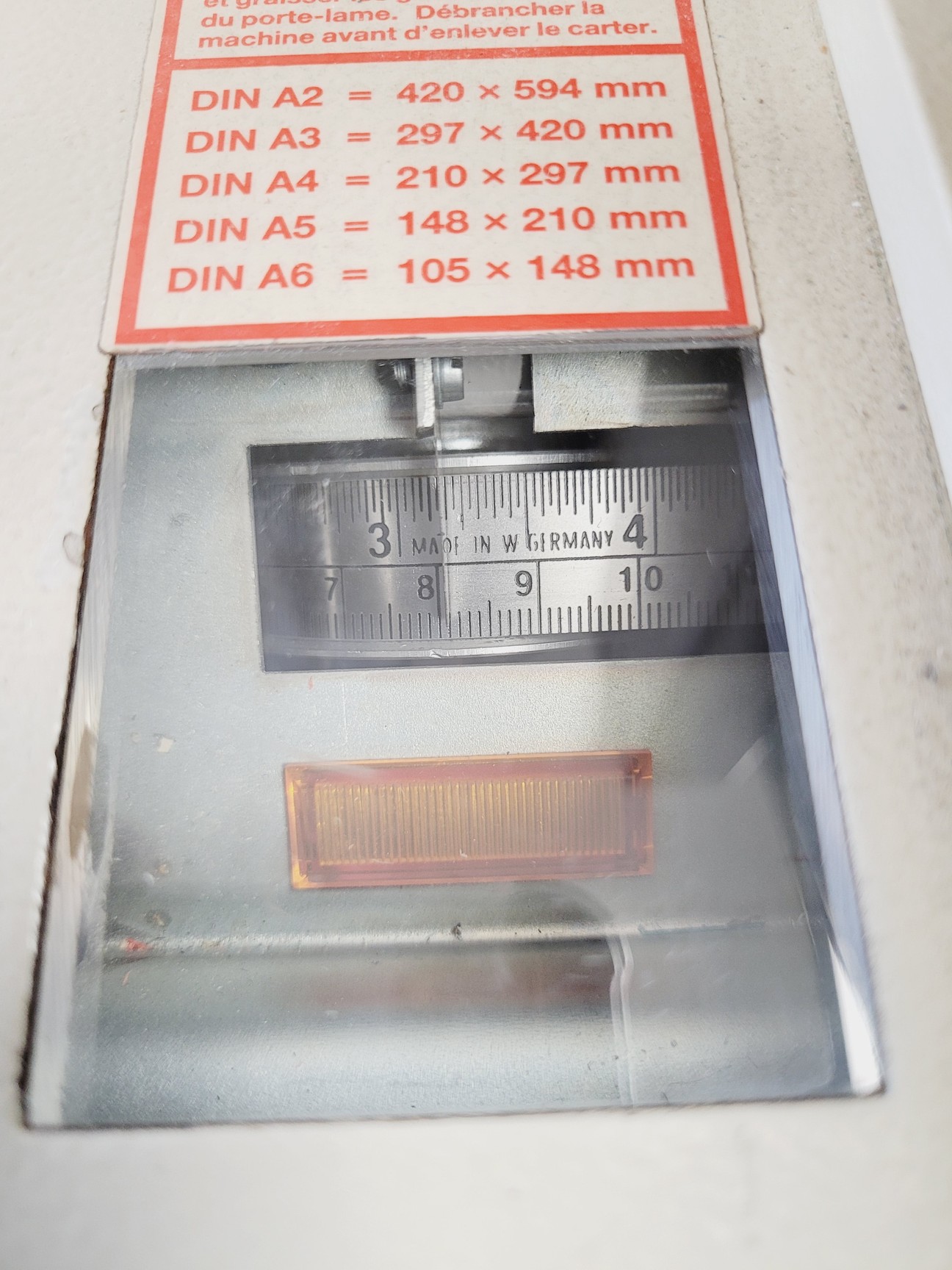 Image of Ideal 4850 A Paper Guillotine