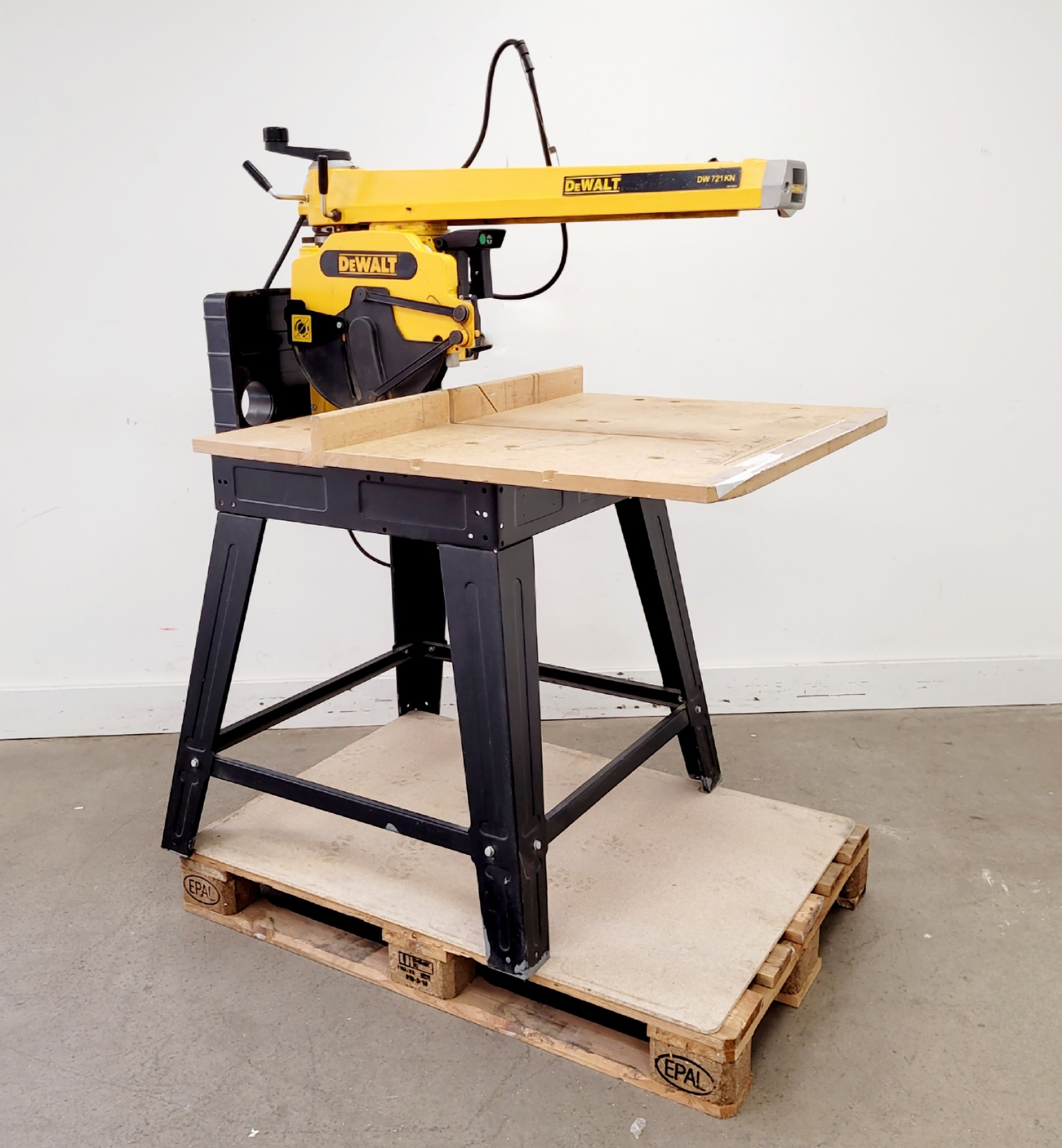 Image of DeWalt DW721KN 300mm Radial Arm Saw
