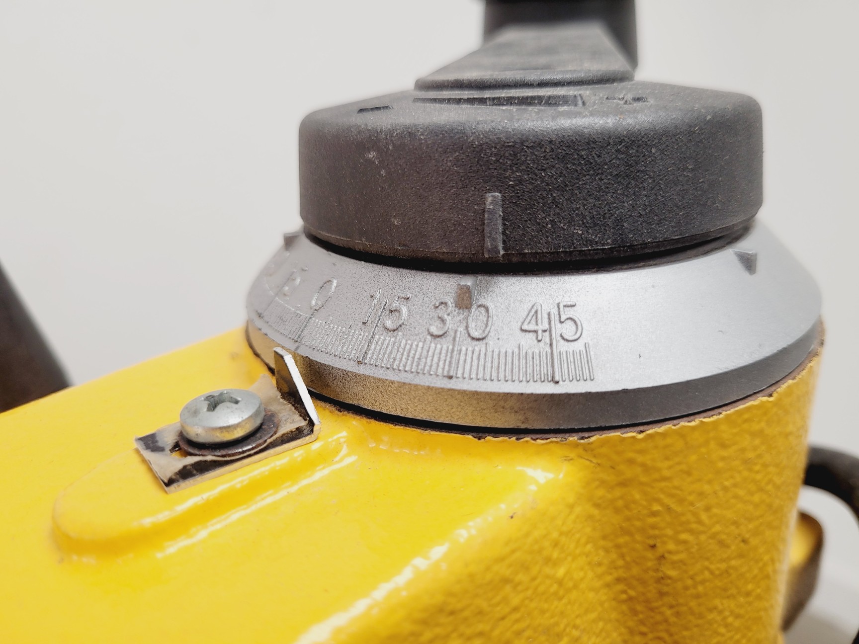 Image of DeWalt DW721KN 300mm Radial Arm Saw