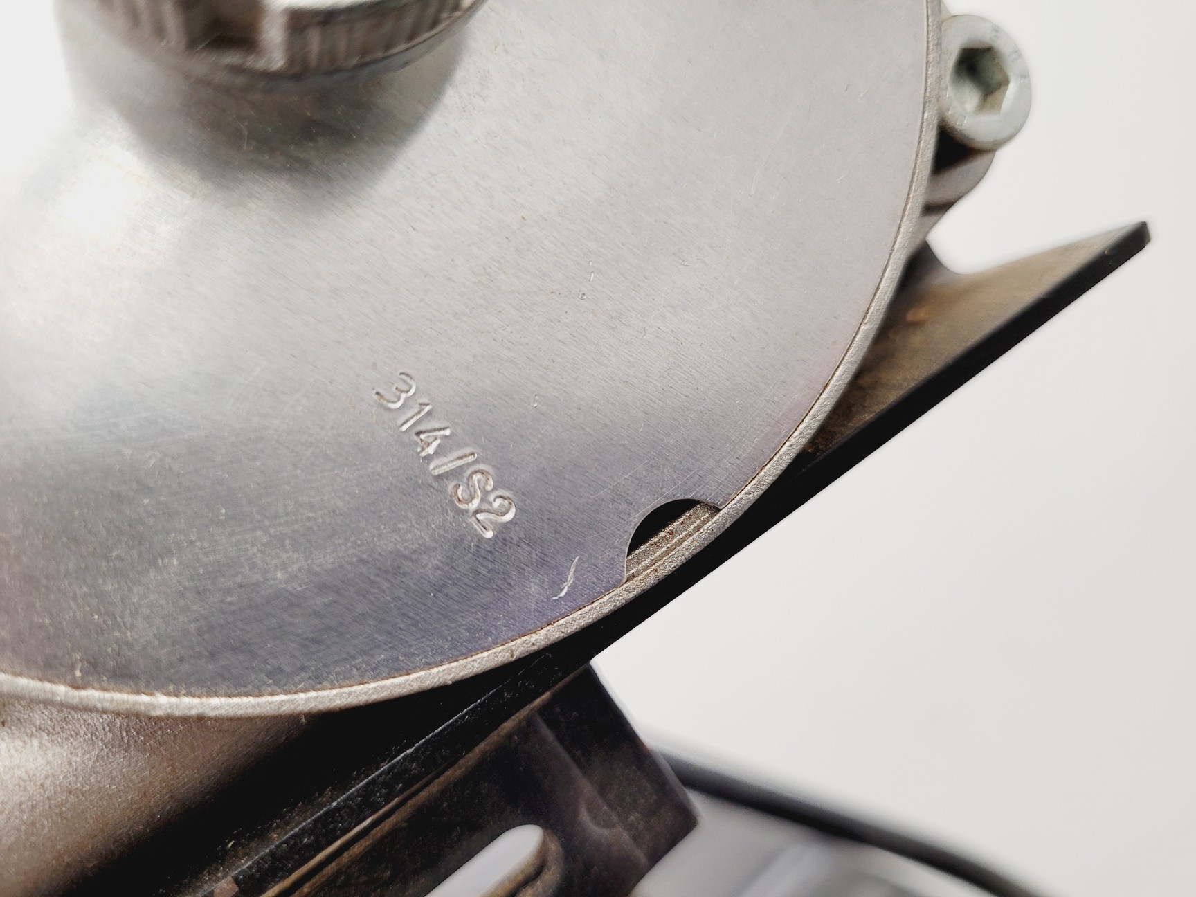 Image of DeWalt DW721KN 300mm Radial Arm Saw 