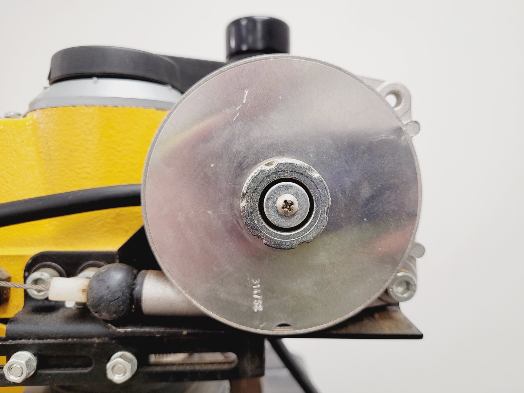 Image of DeWalt DW721KN 300mm Radial Arm Saw