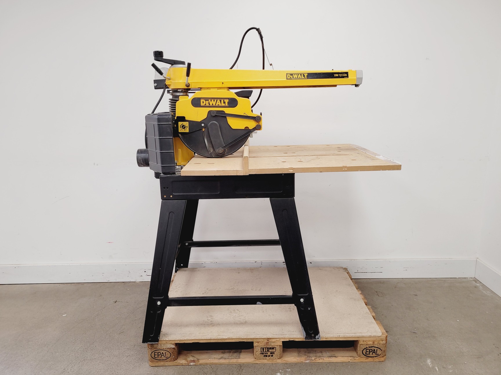 Image of DeWalt DW721KN 300mm Radial Arm Saw 