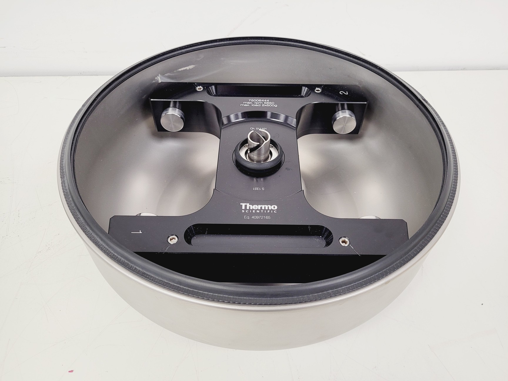 Image of Thermo Scientific HIGHPlate Windshielded Swinging Bucket Rotor 5650rpm 2x500g 