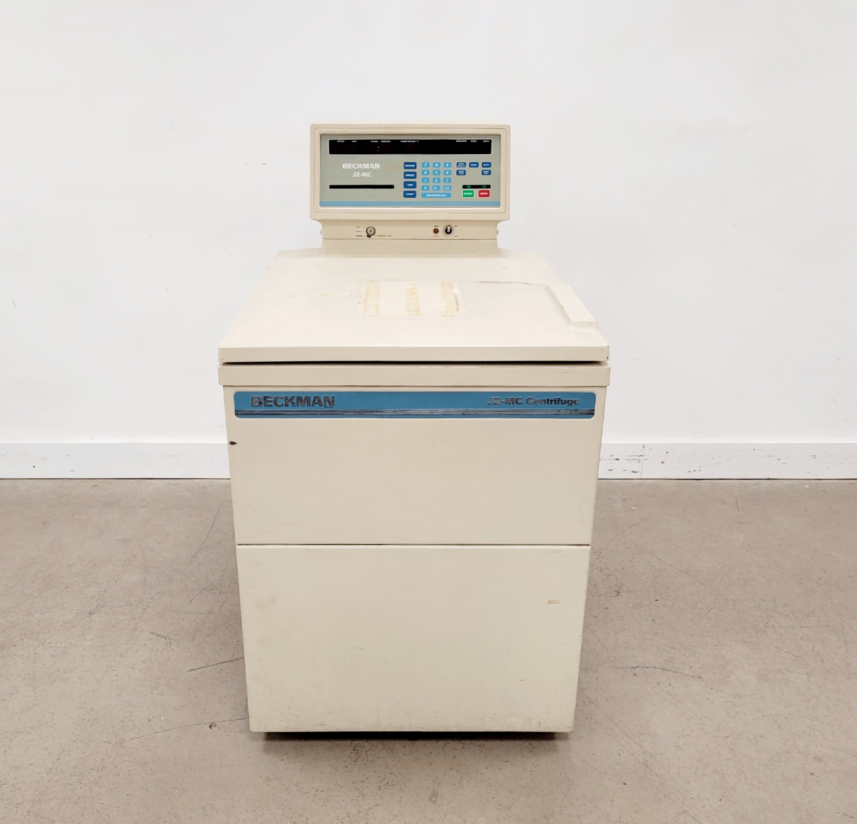 Image of Beckman J2-MC Centrifuge -Rotor Not Included Lab