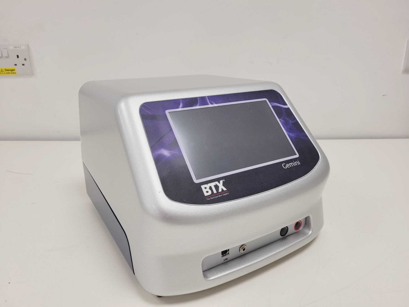 Image of BTX Gemini X2 Twin Waveform Electroporation System Lab