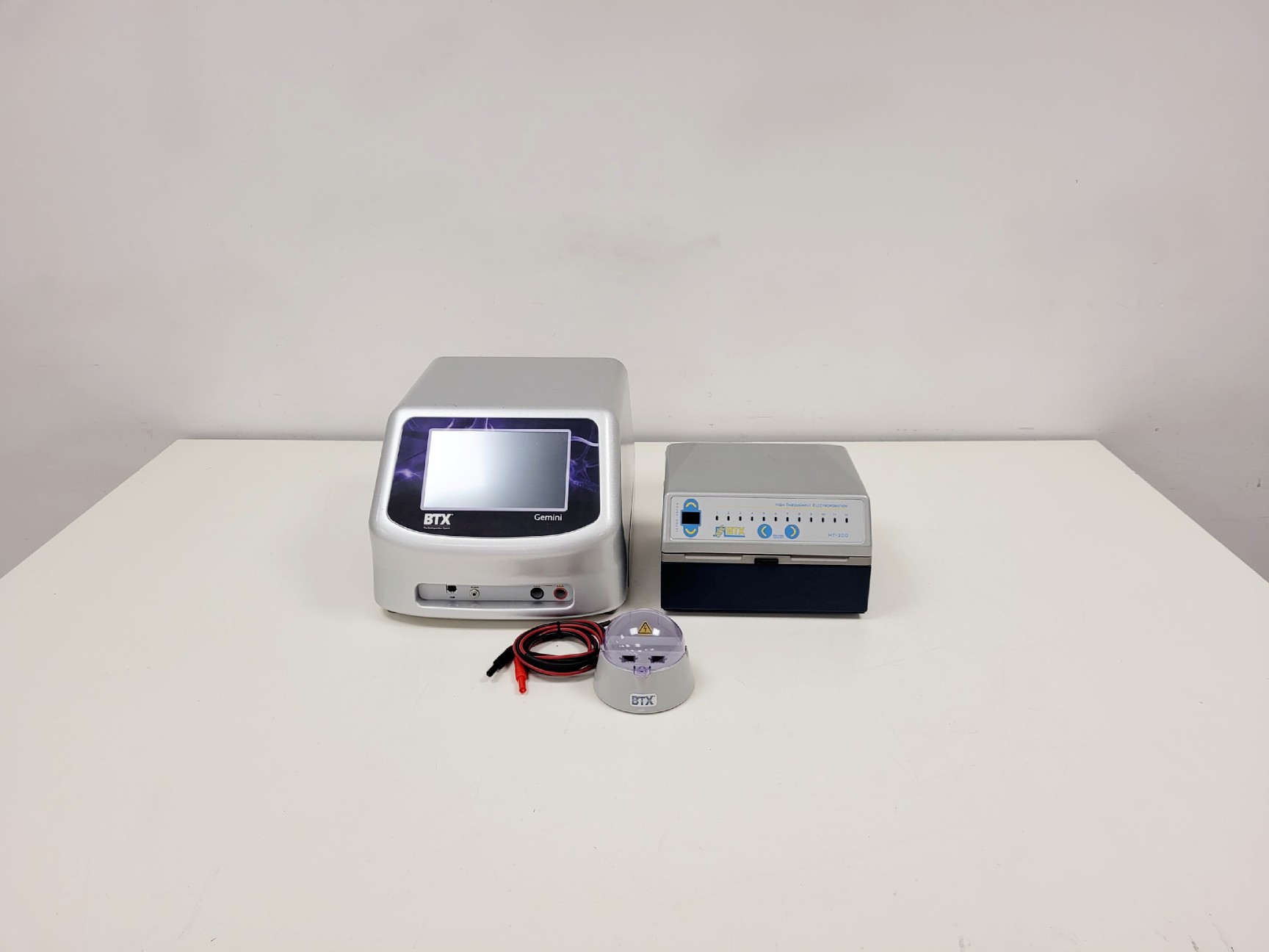 Image of BTX Gemini X2 Twin Waveform Electroporation System Lab
