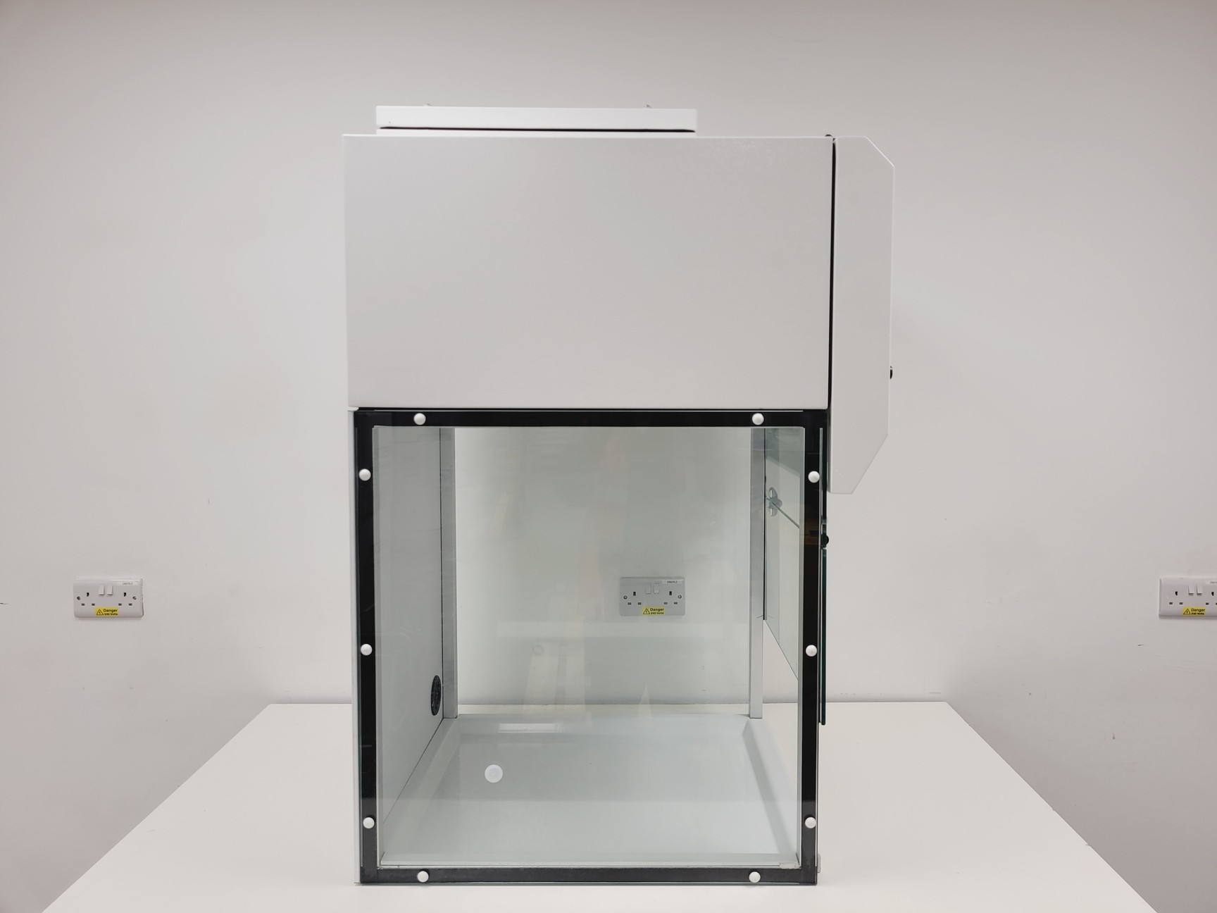 Image of ENVAIR Fume Cupboard eco Chem Coalsafe Elite 06 Lab