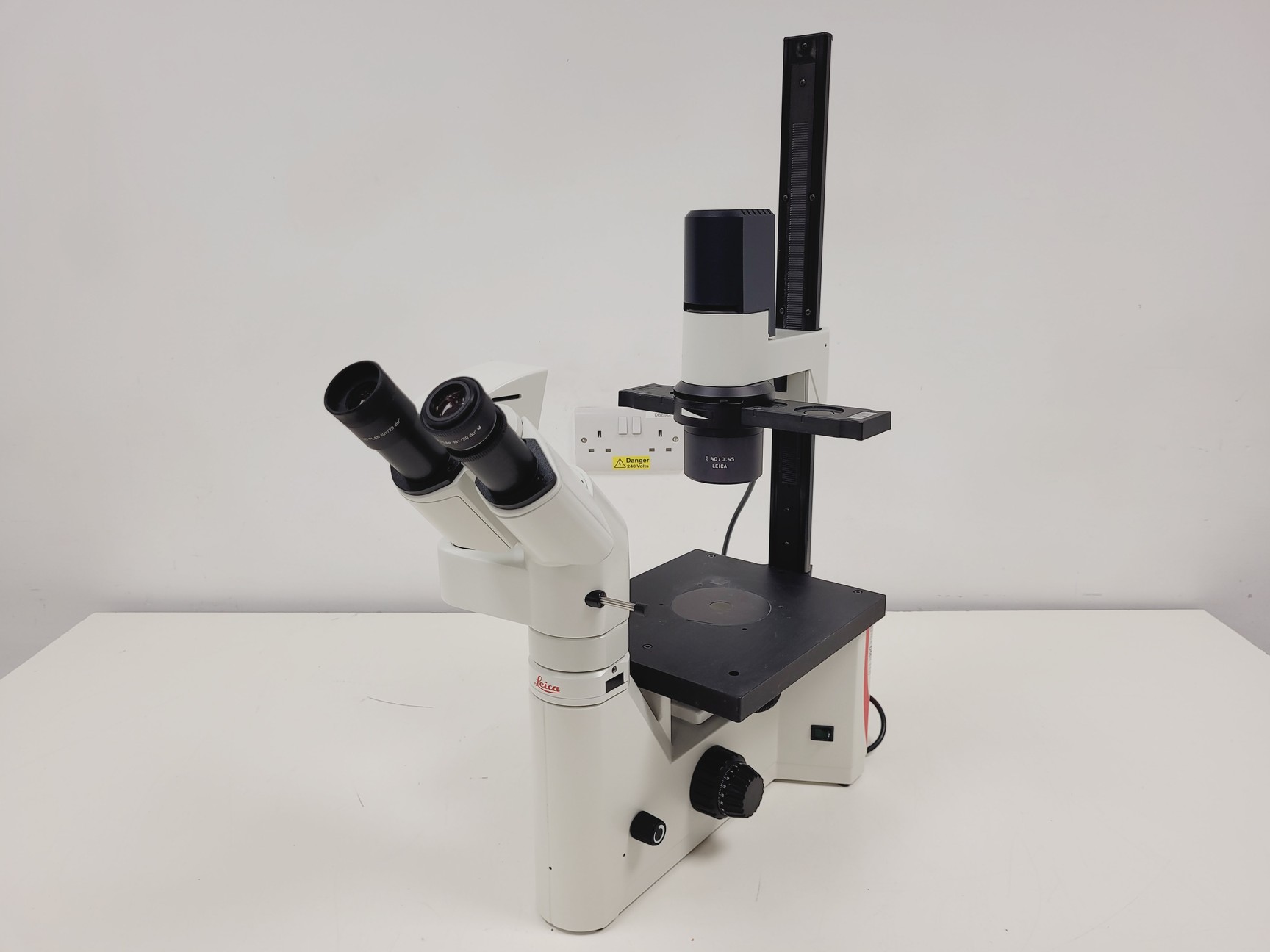 Image of Leica DMIL LED Microscope w/ 4 x Objectives (PH1, PHO) & MC170HD Camera Lab