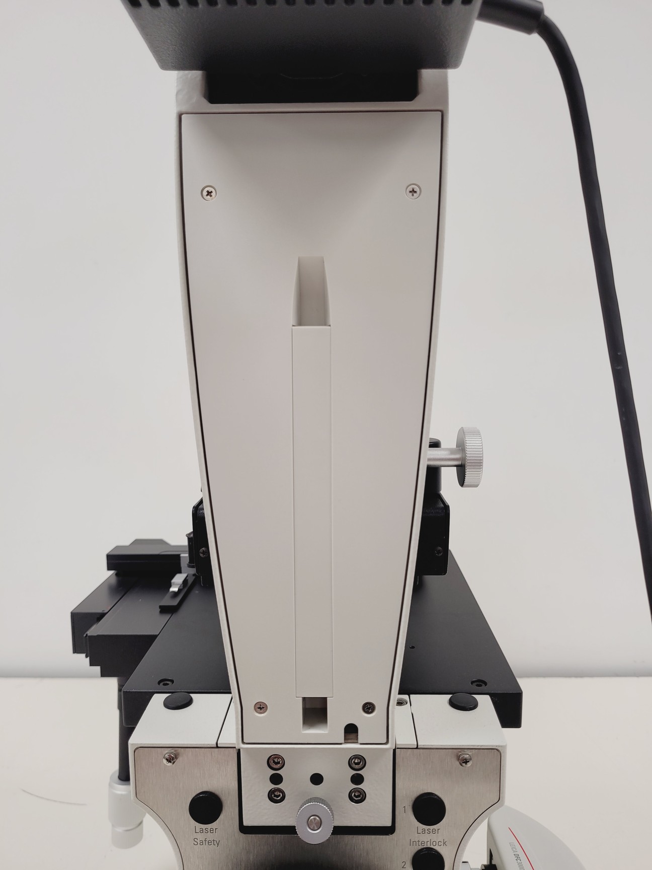 Image of Leica DMi8 Inverted Microscope w/ Tiltable Transmitted Light Arm & 5 x Objective
